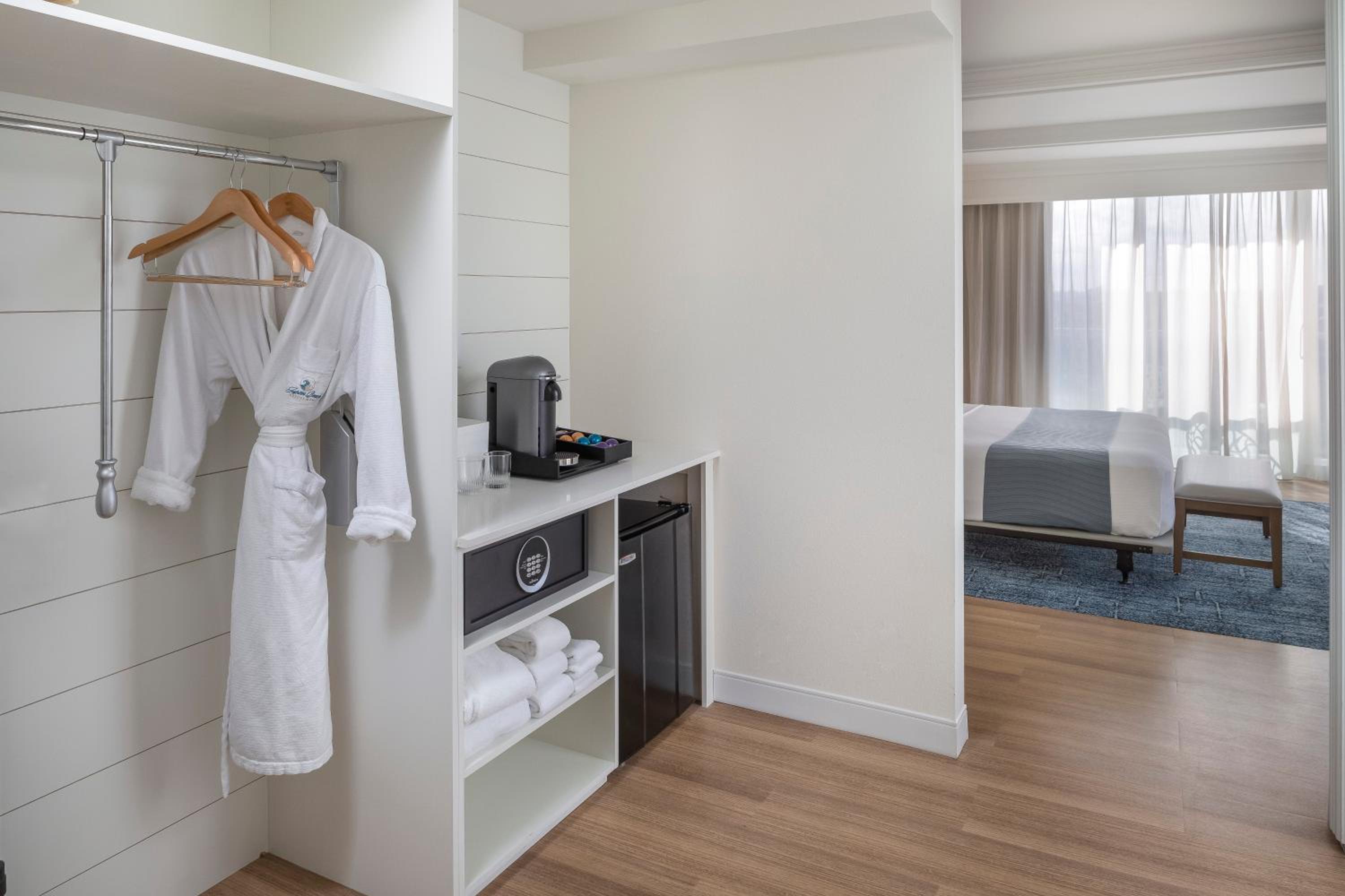 King Room - Disability Access photo 3