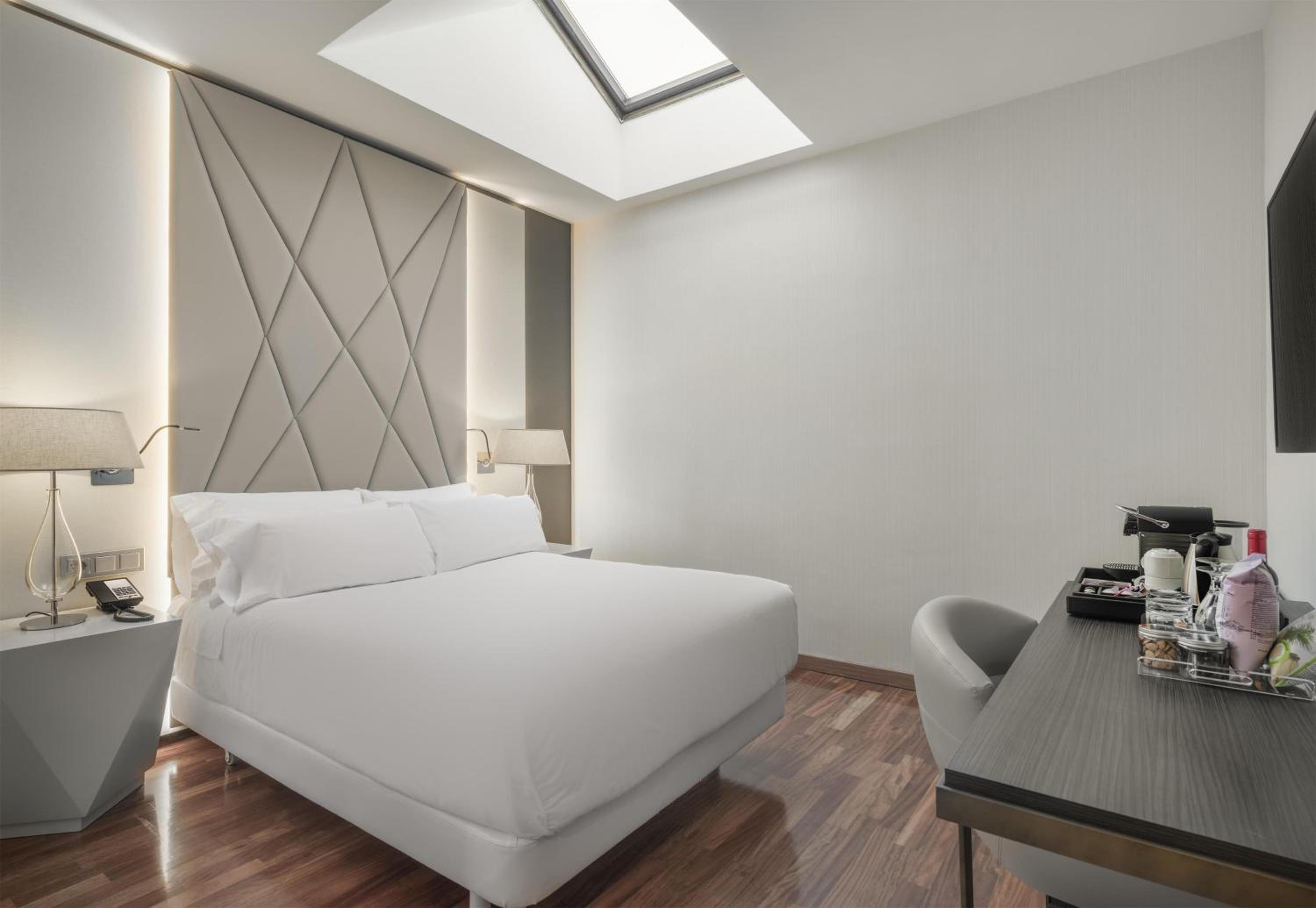 Small Superior Room - Photo 2