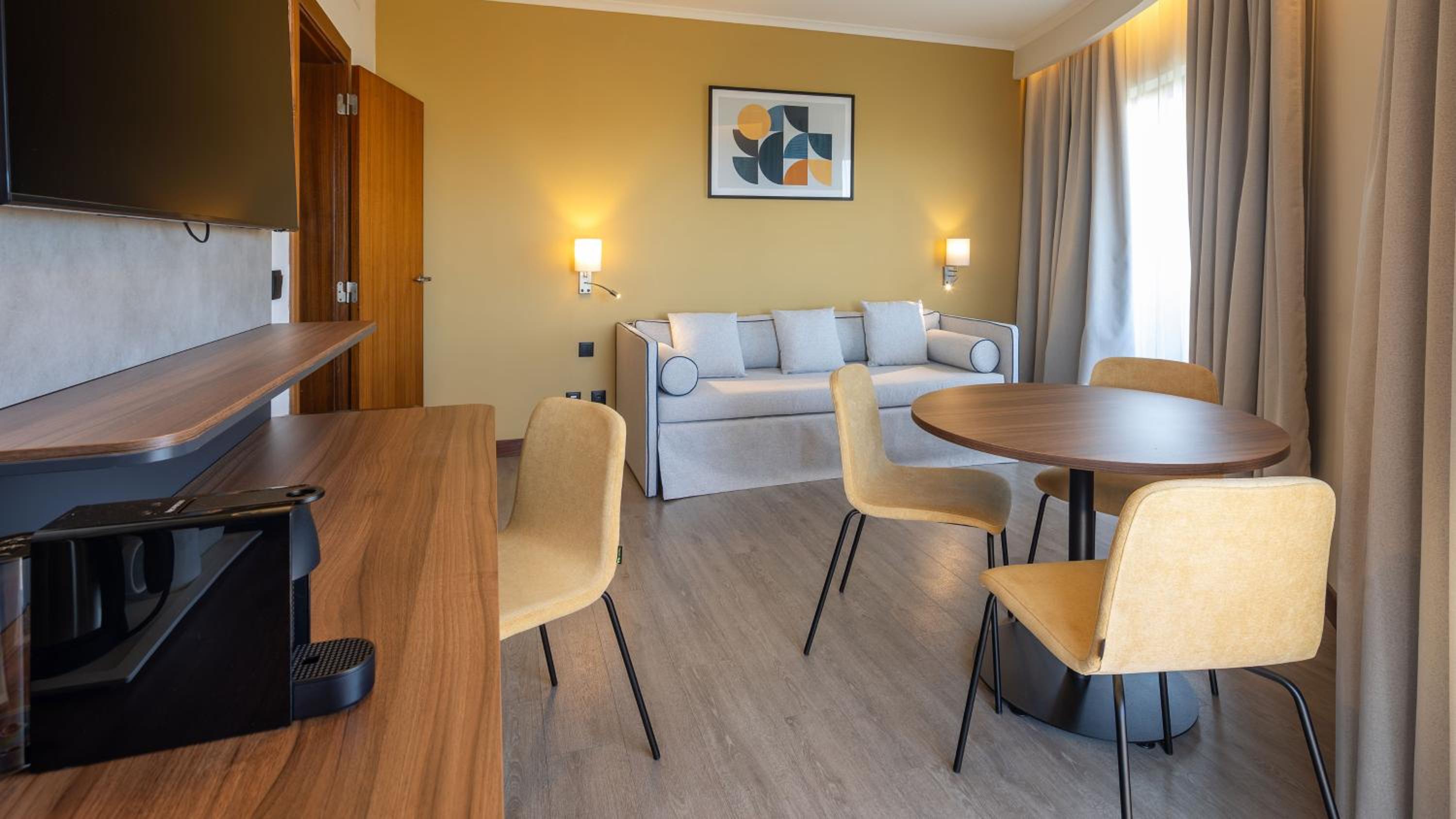One-Bedroom Suite with Furnished Balcony and Sofa Bed thumbnail 6