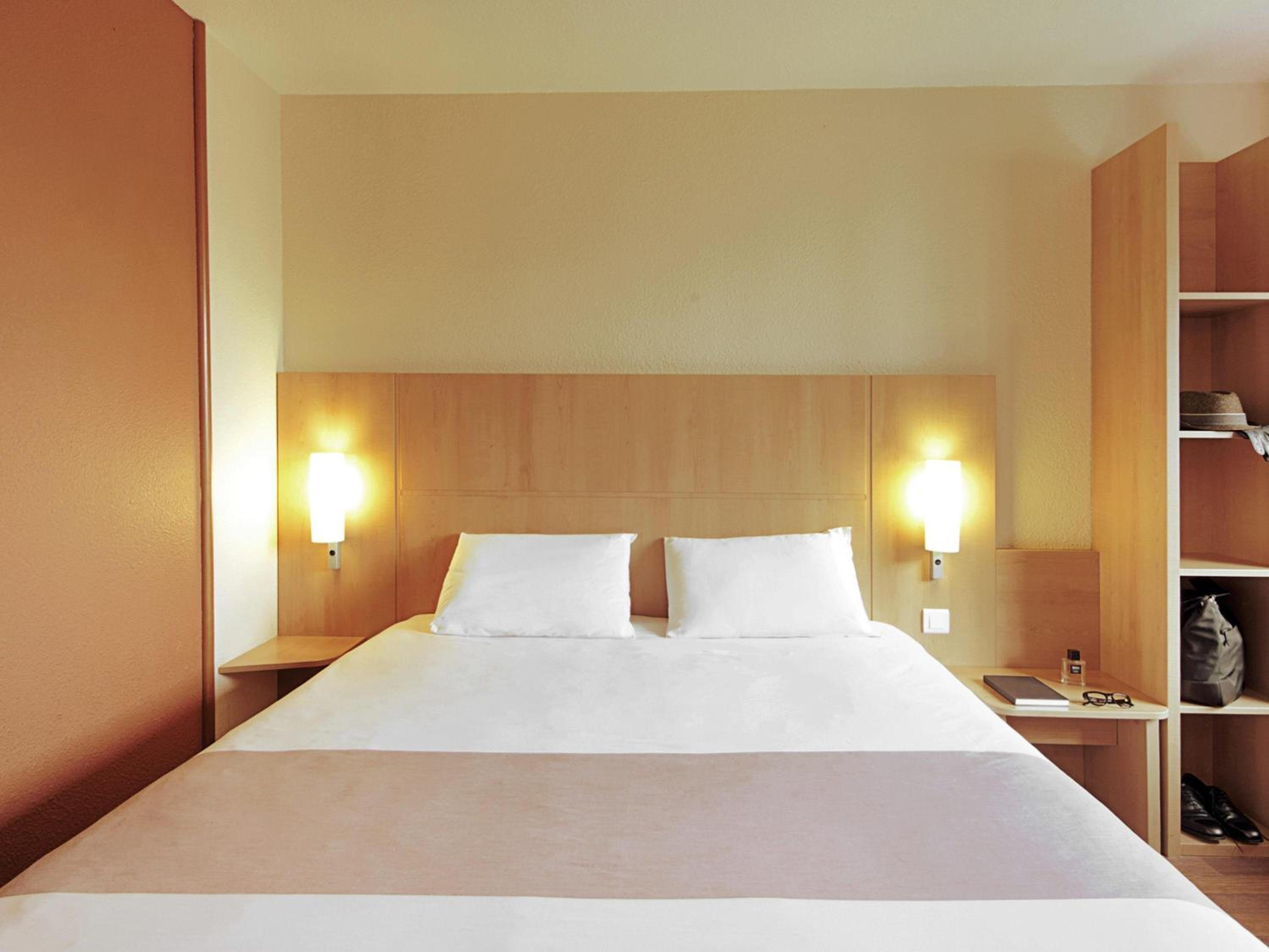 Accessible Room with 1 Queen Bed photo 1