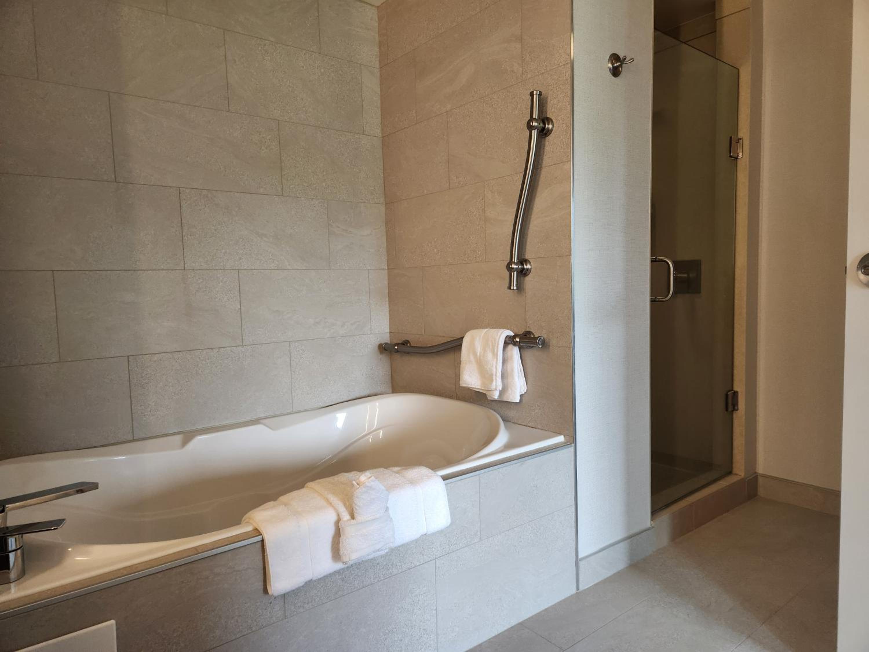 One-Bedroom King Suite - Photo 10