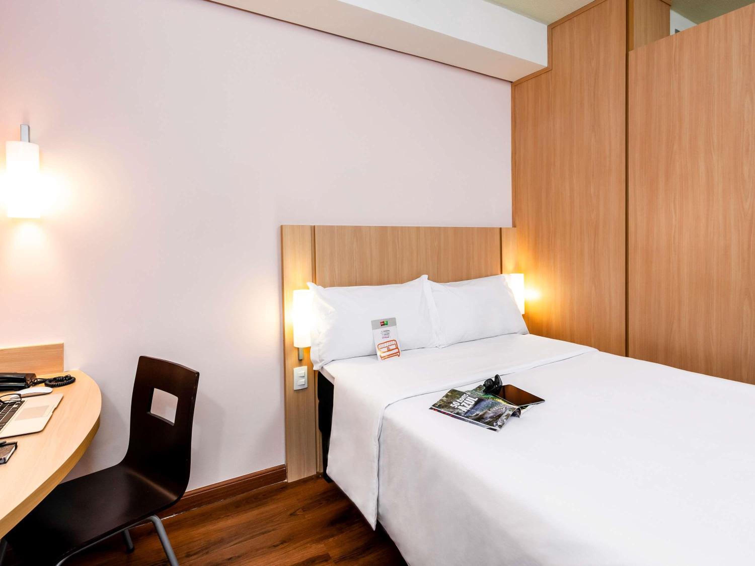 Adapted Standard Double Room photo 3