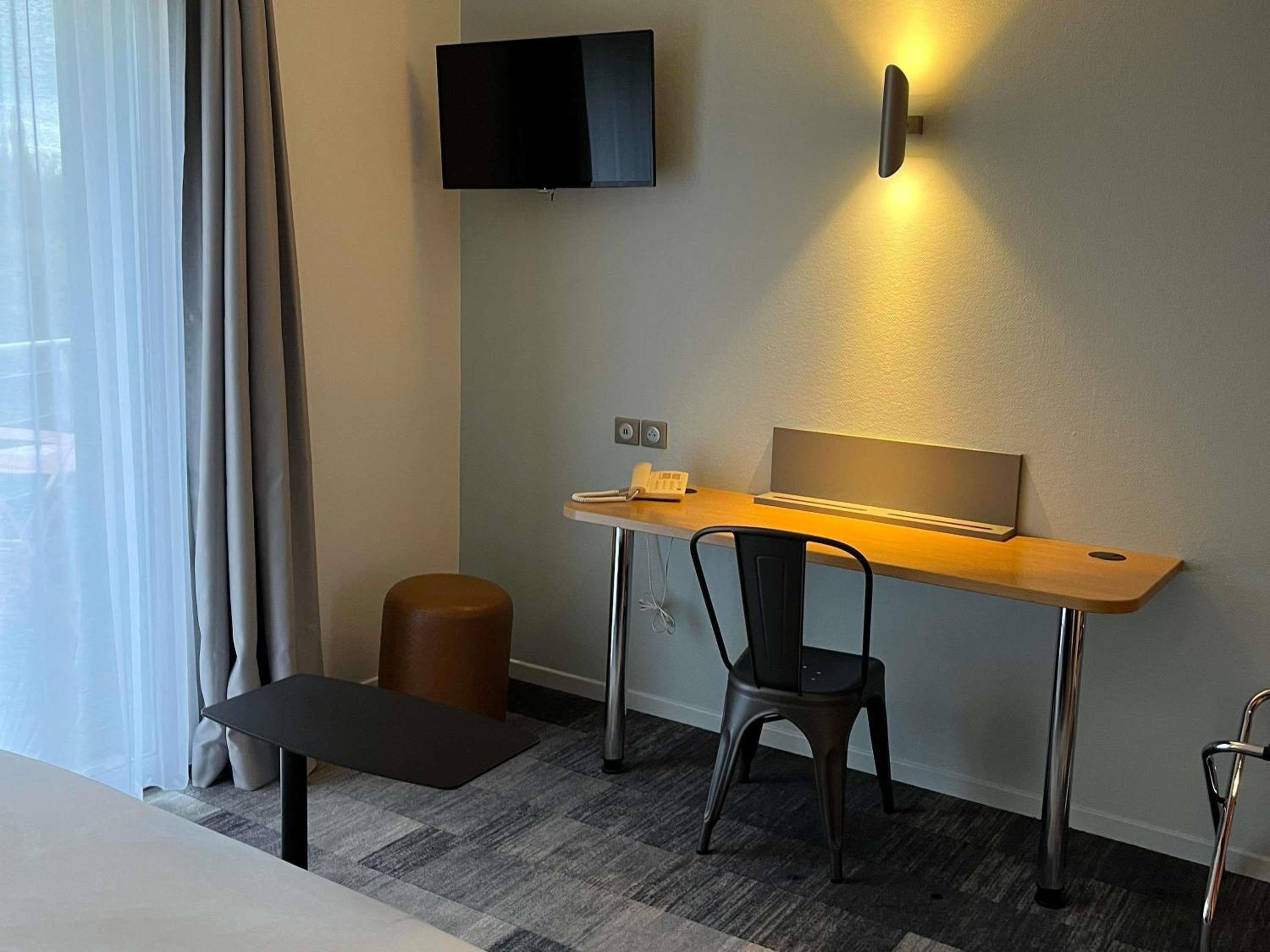 Standard Family Suite with Two Connecting Rooms photo 3
