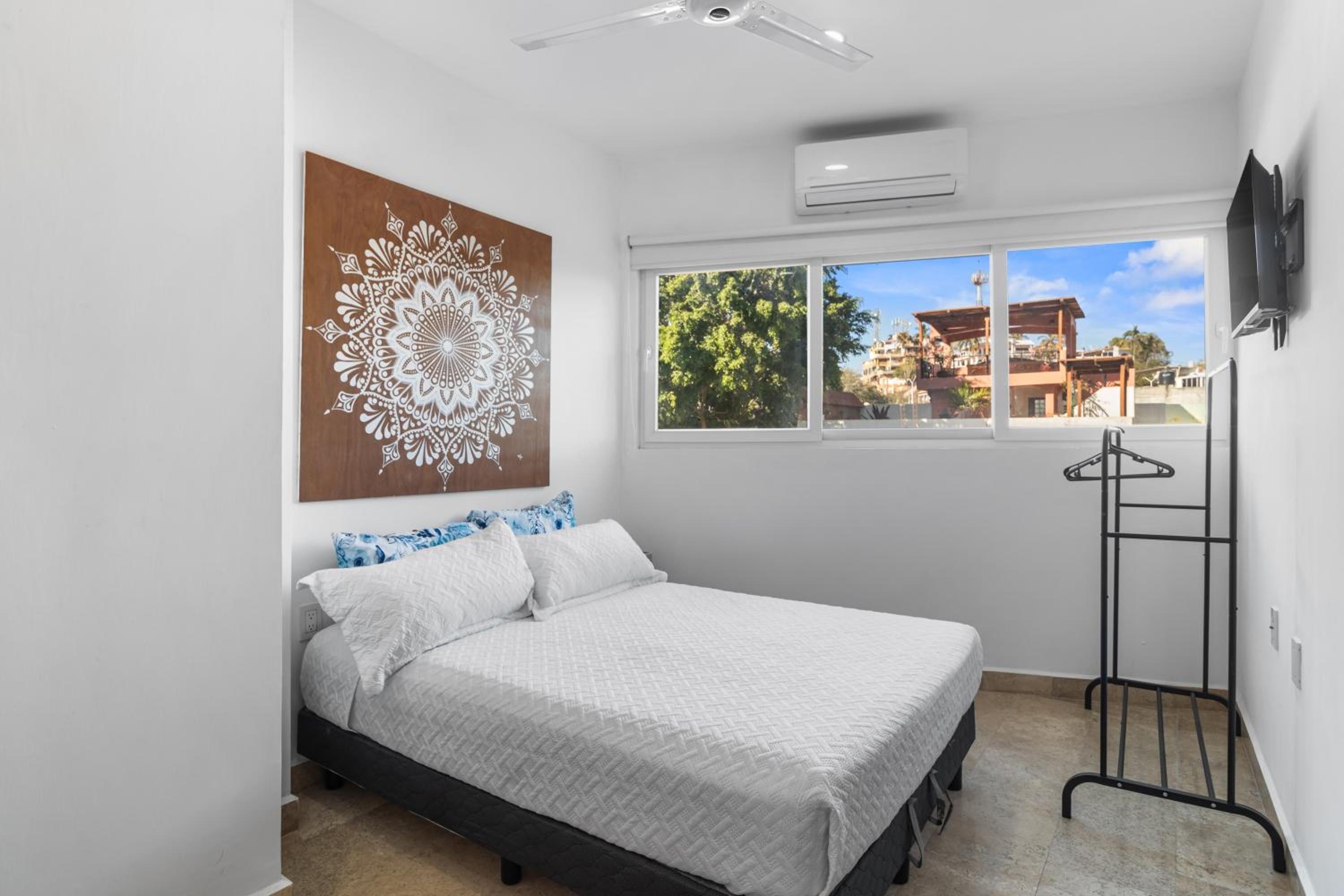 Two-Bedroom Apartment with Balcony photo 3