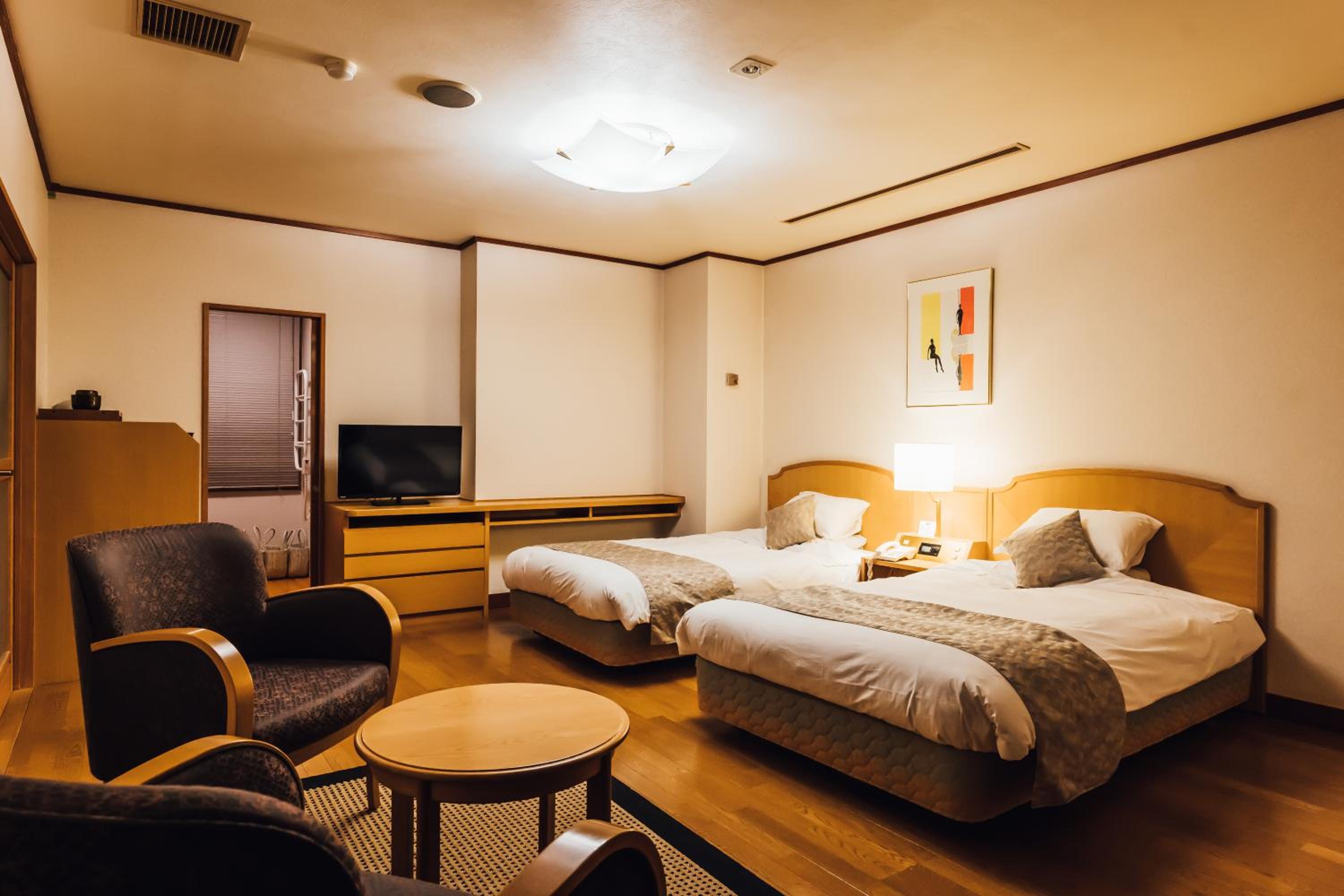 Junior Suite with Mountain View photo 3