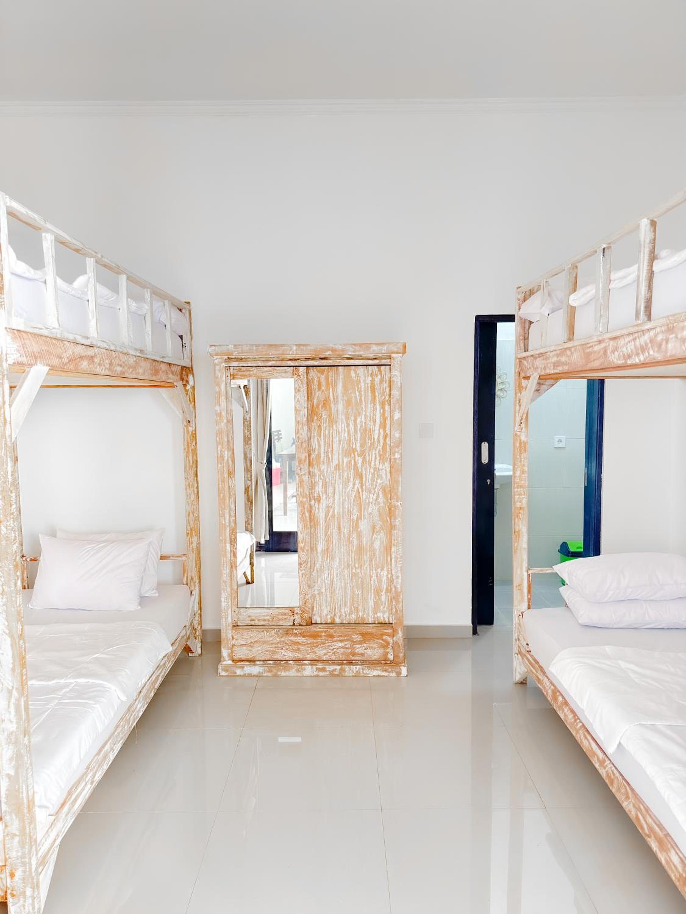Bed in 4-Bed Mixed Dormitory Room photo 3