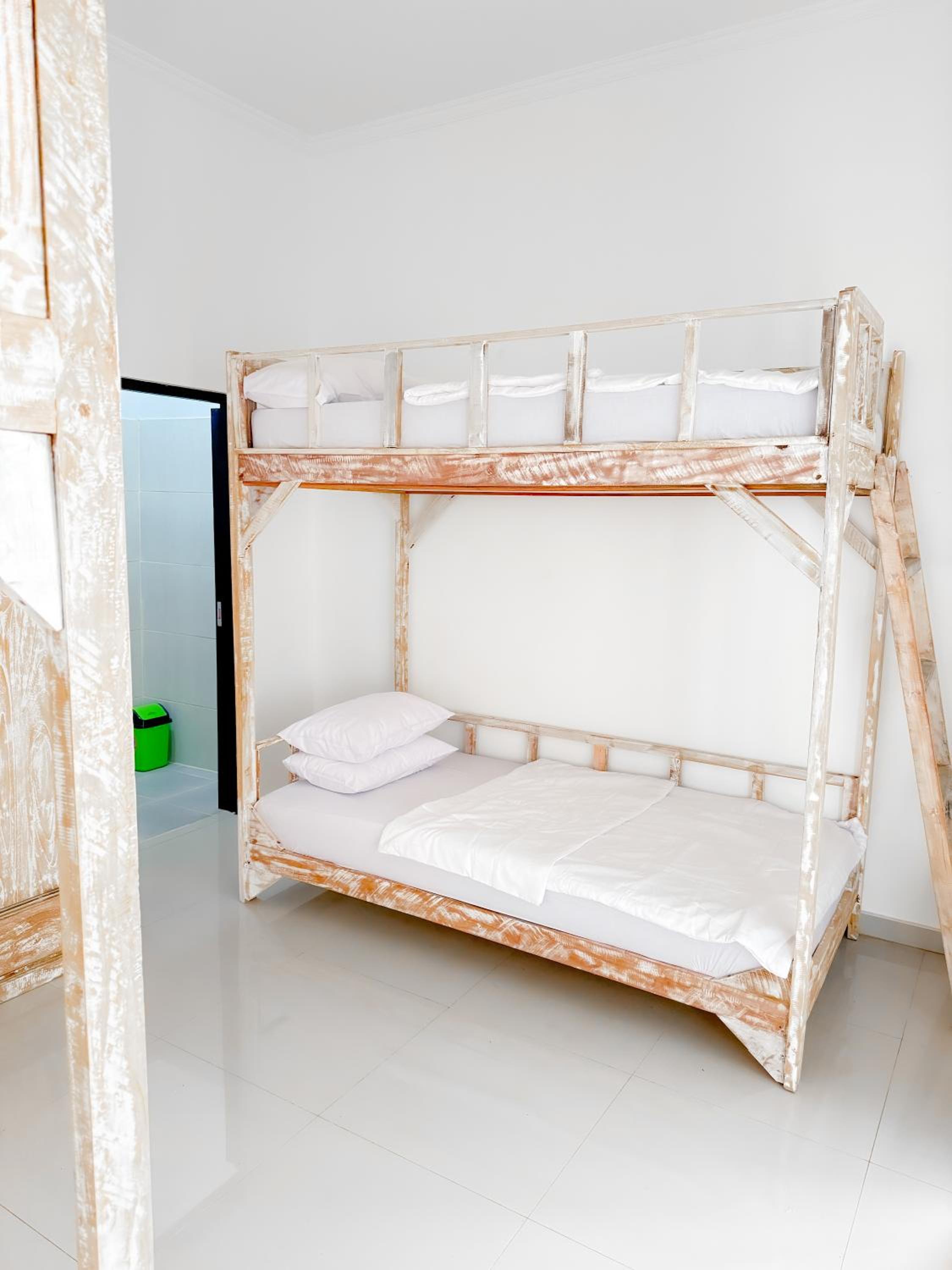 Bed in 4-Bed Mixed Dormitory Room photo 2