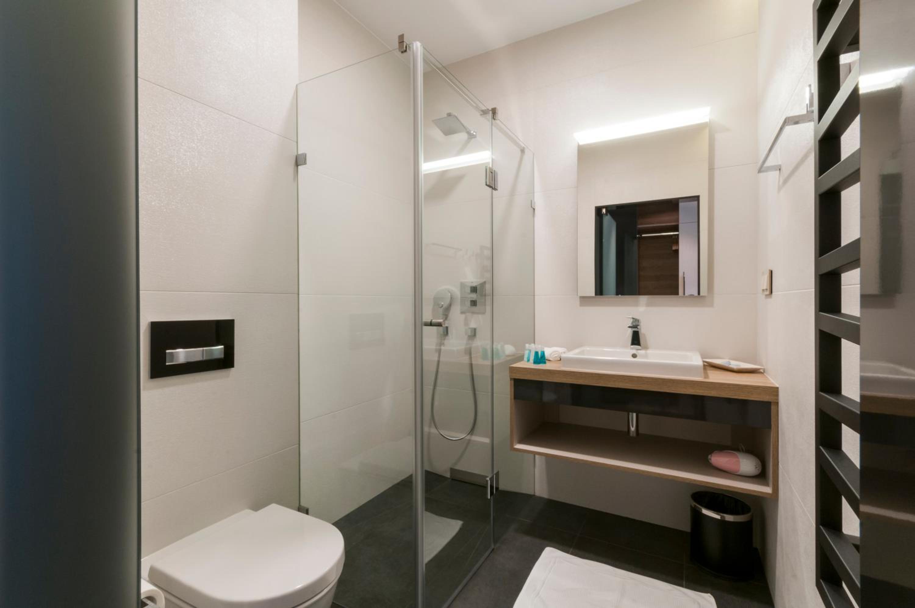 Deluxe King Suite