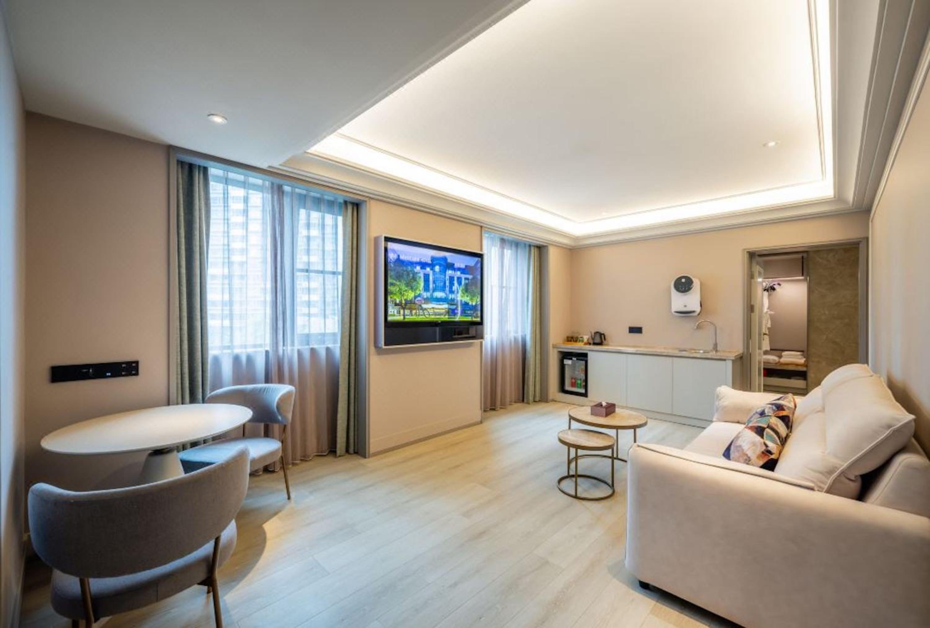 Standard King Room