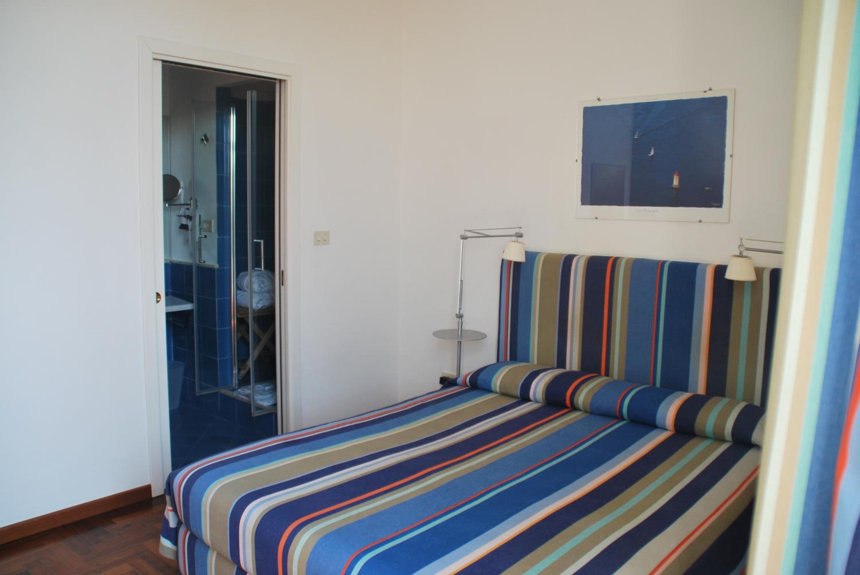 Double Room with Balcony - Photo 1