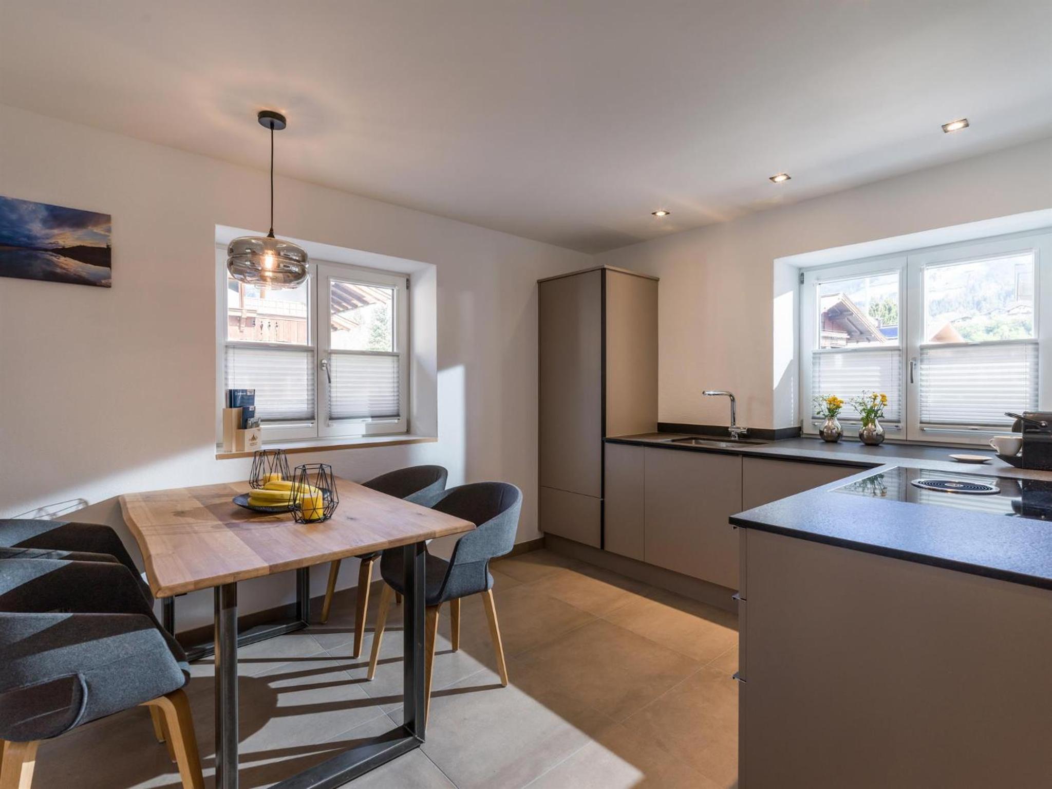 One-Bedroom Apartment with Bathroom