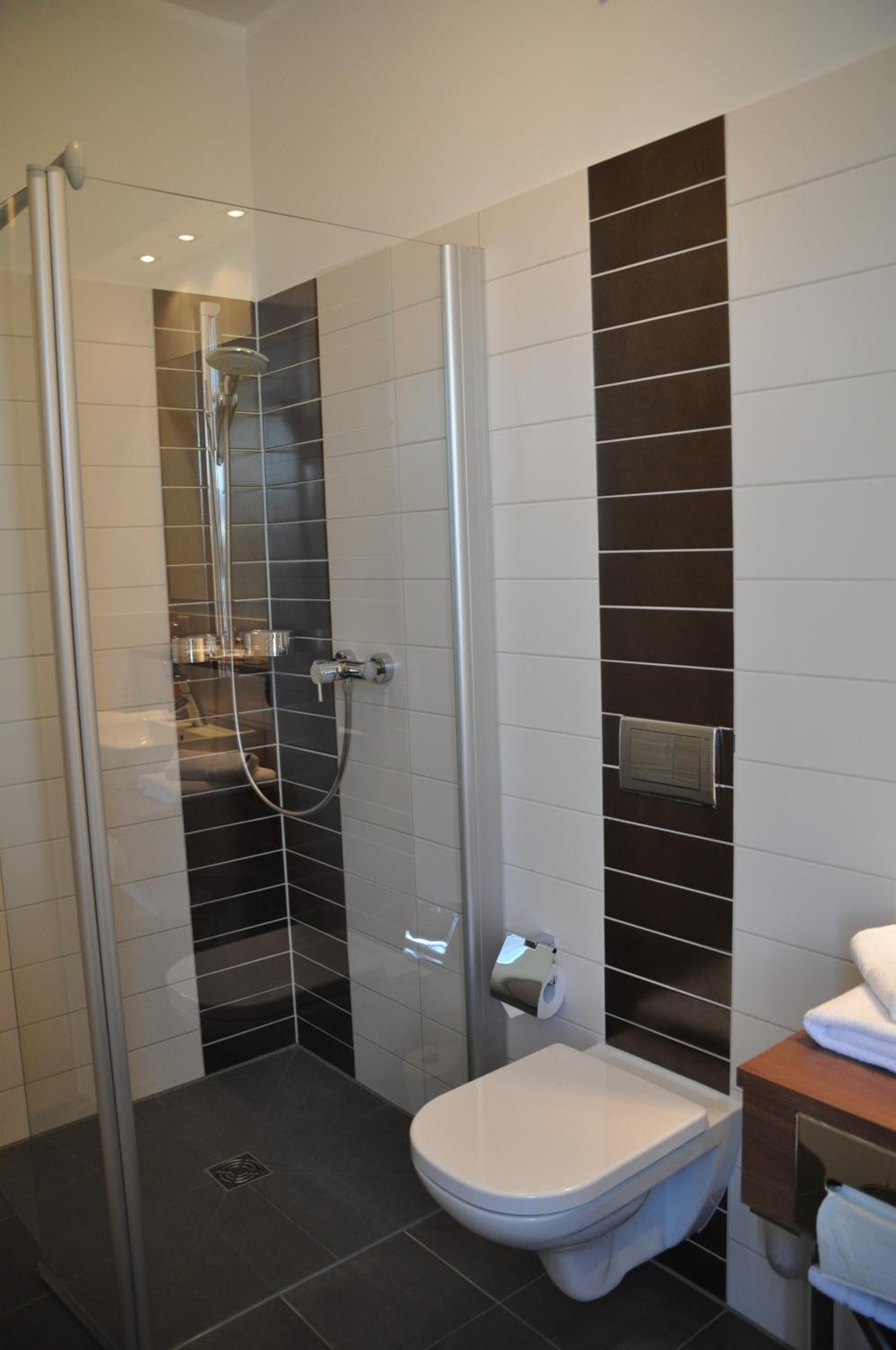 Double or Twin Room - Photo 5