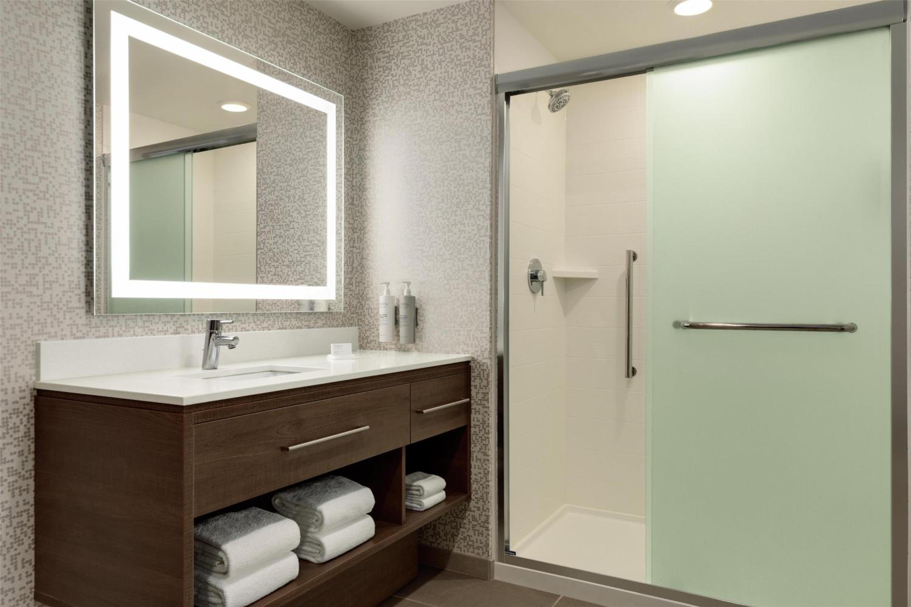 One-Bedroom King Suite - Photo 1