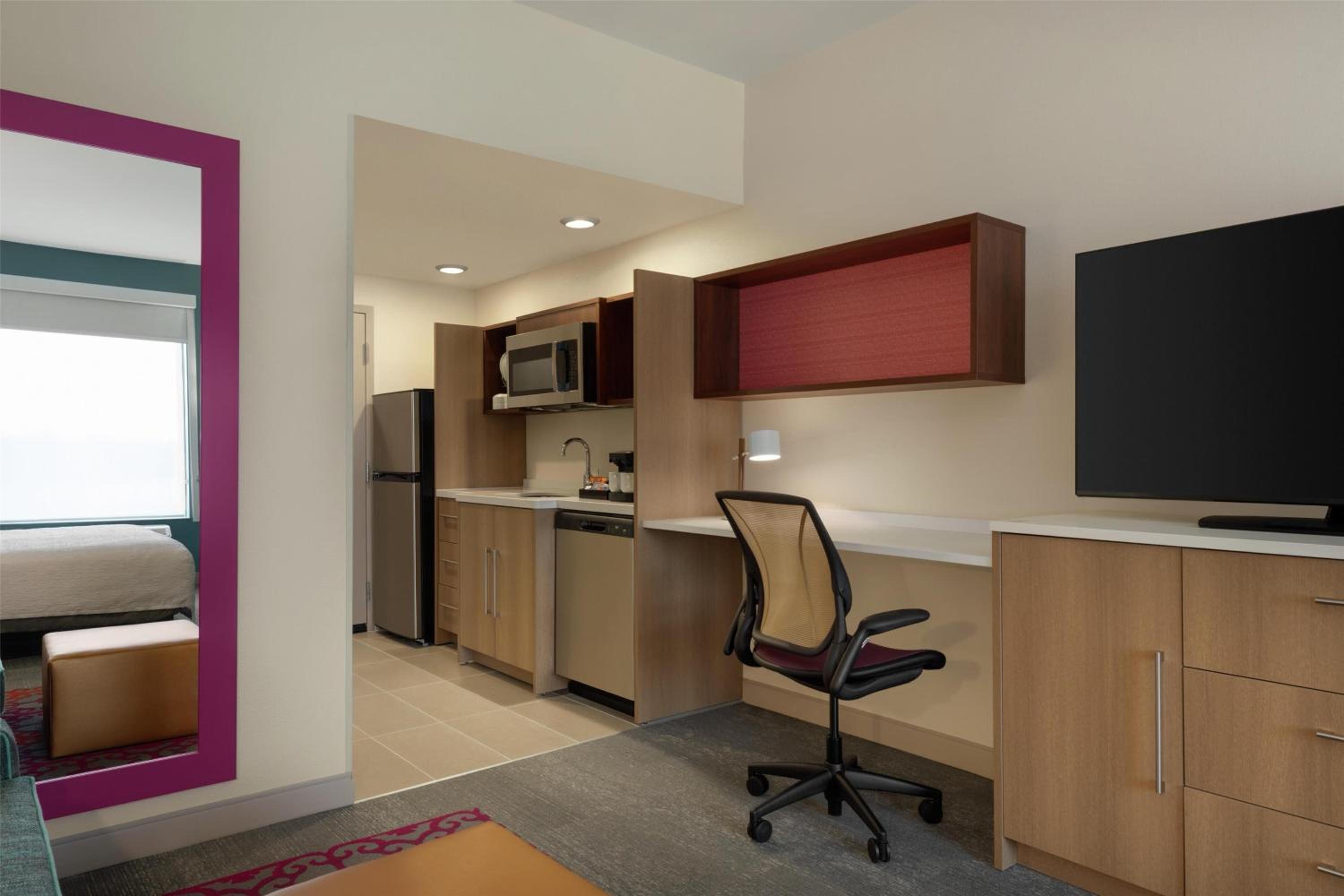 King Studio Suite - Photo 2