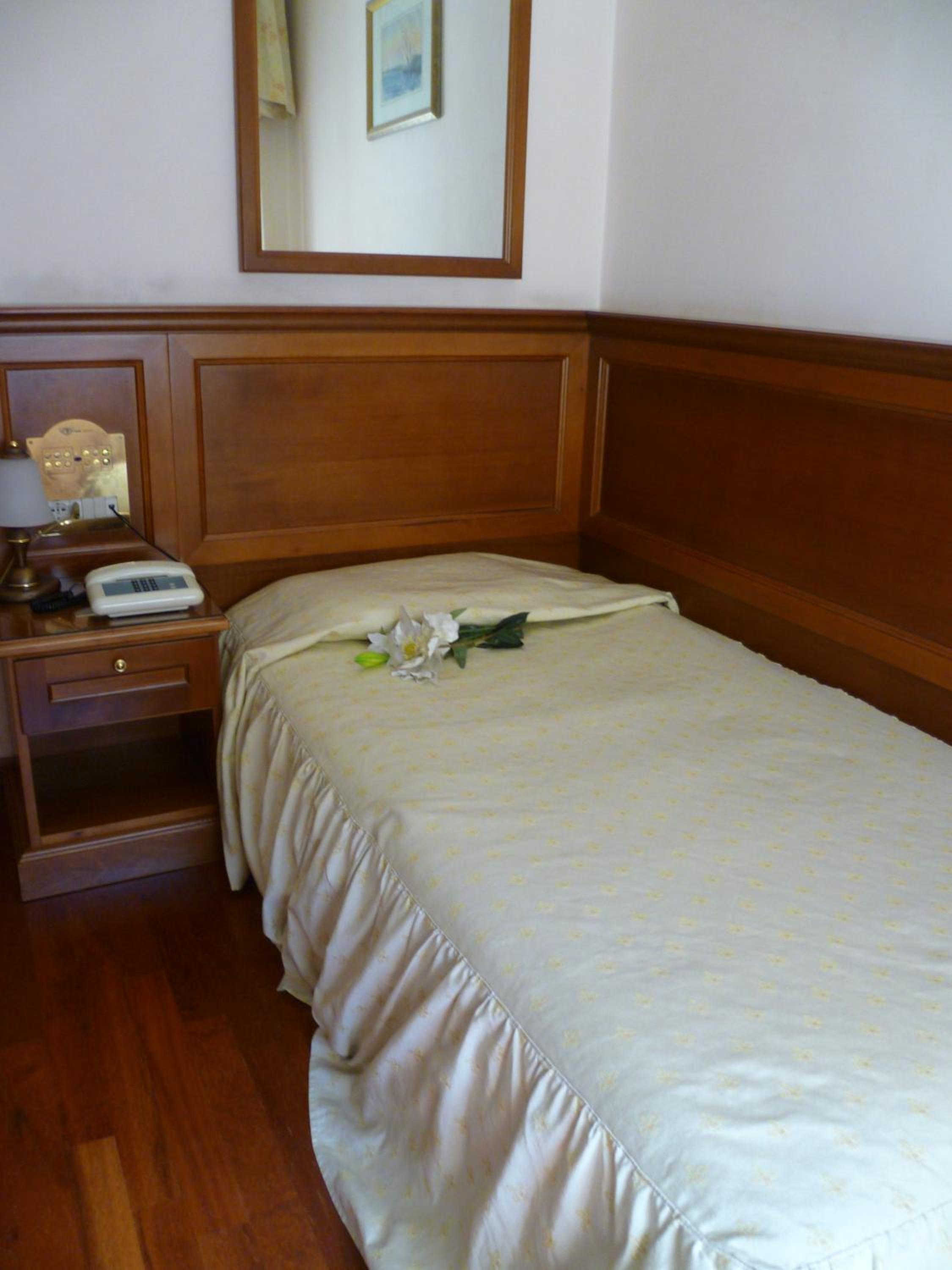 Suite - Photo 23