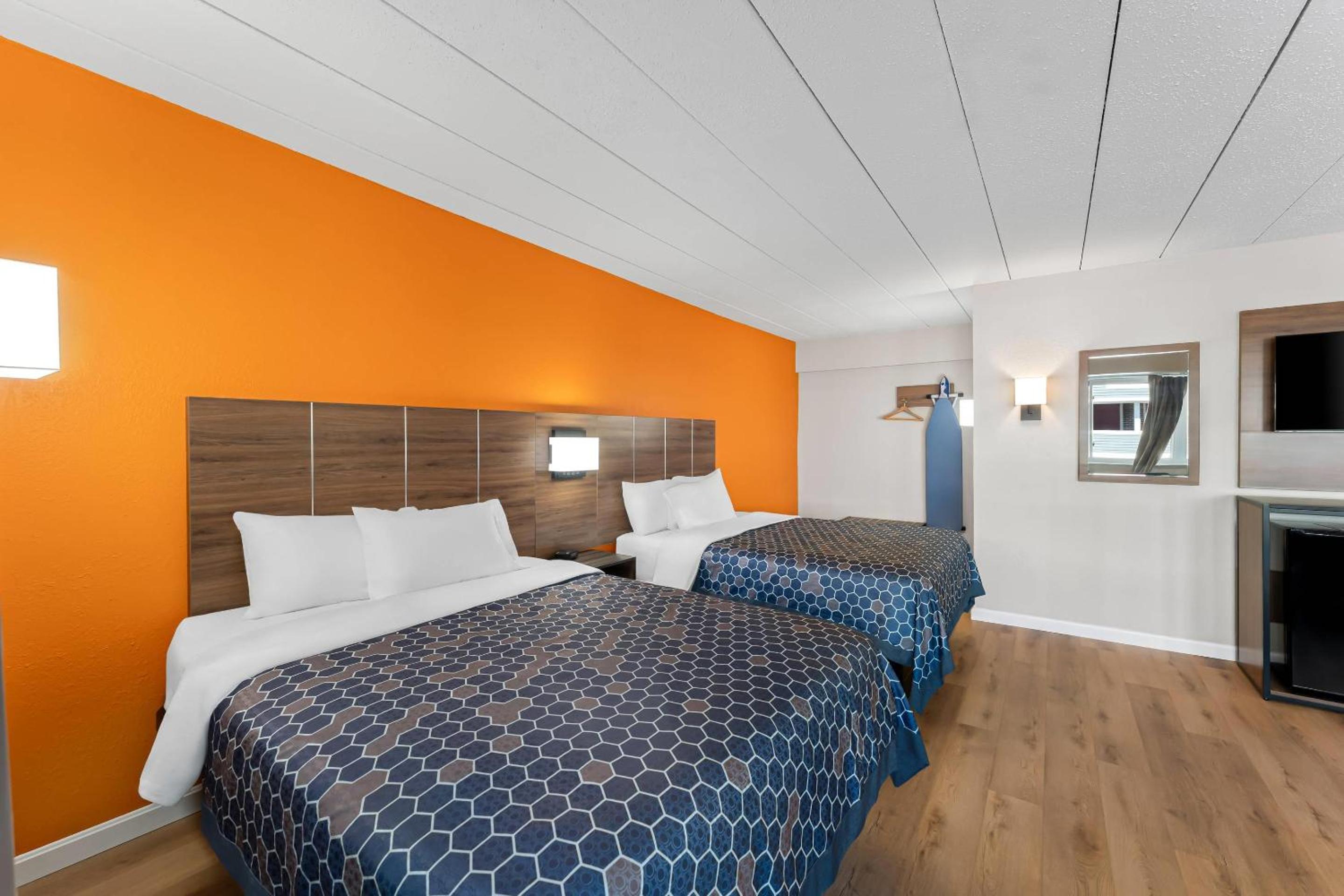 Double Room with Two Double Beds - Smoking - Photo 4