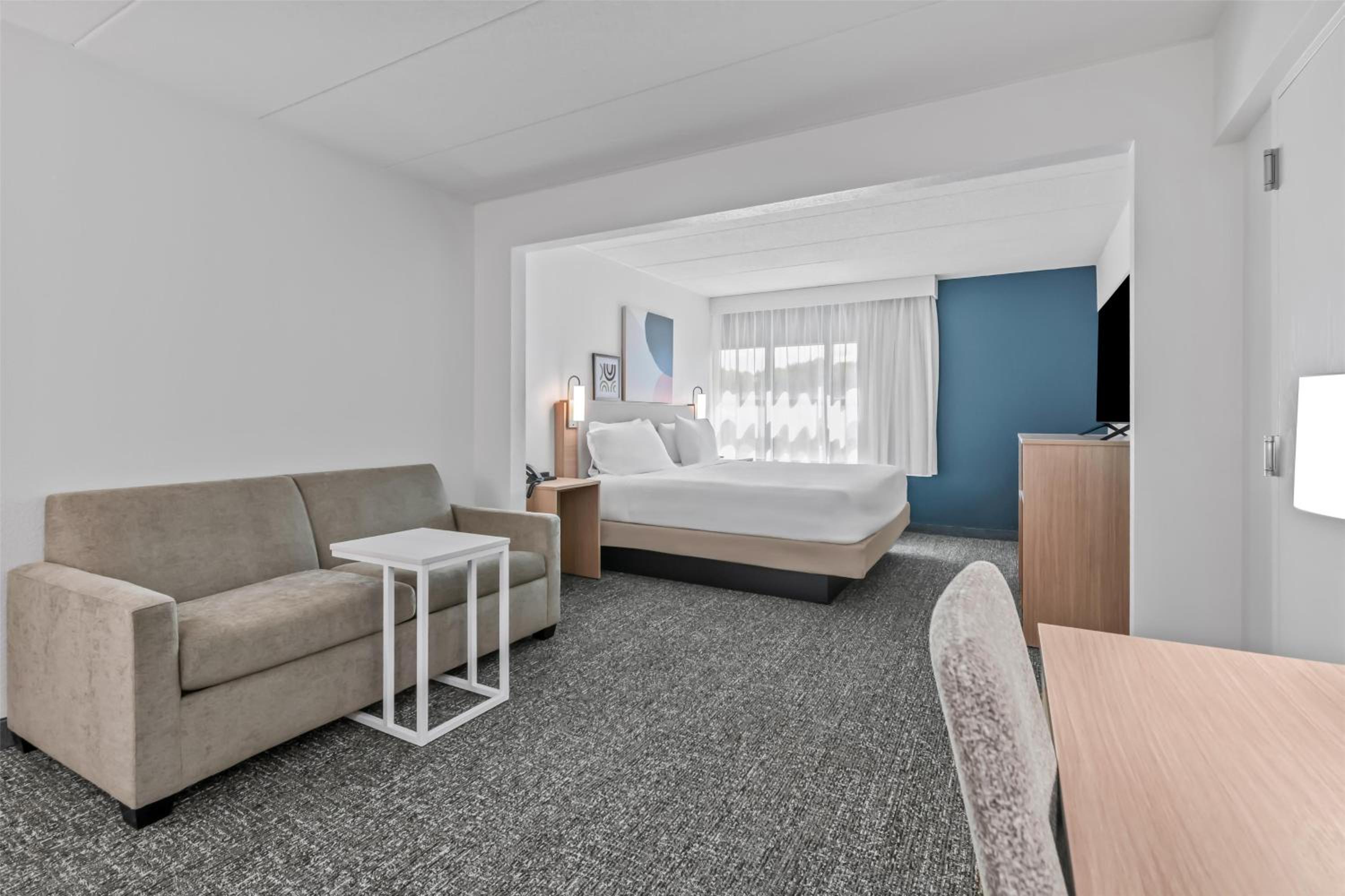 King Room with Sofa Bed - Non-Smoking - Photo 1