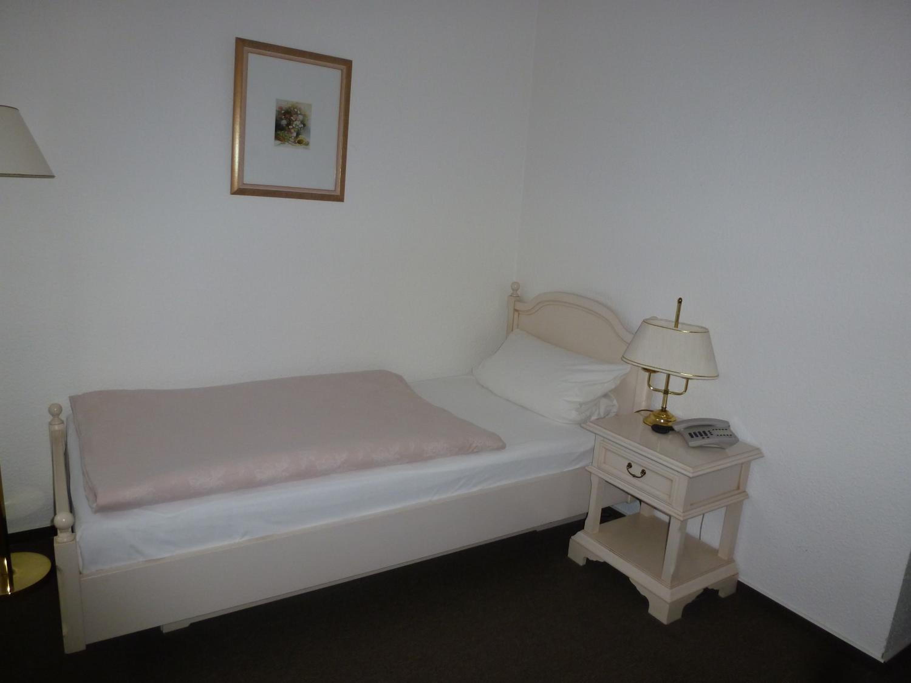 Single Room photo 3