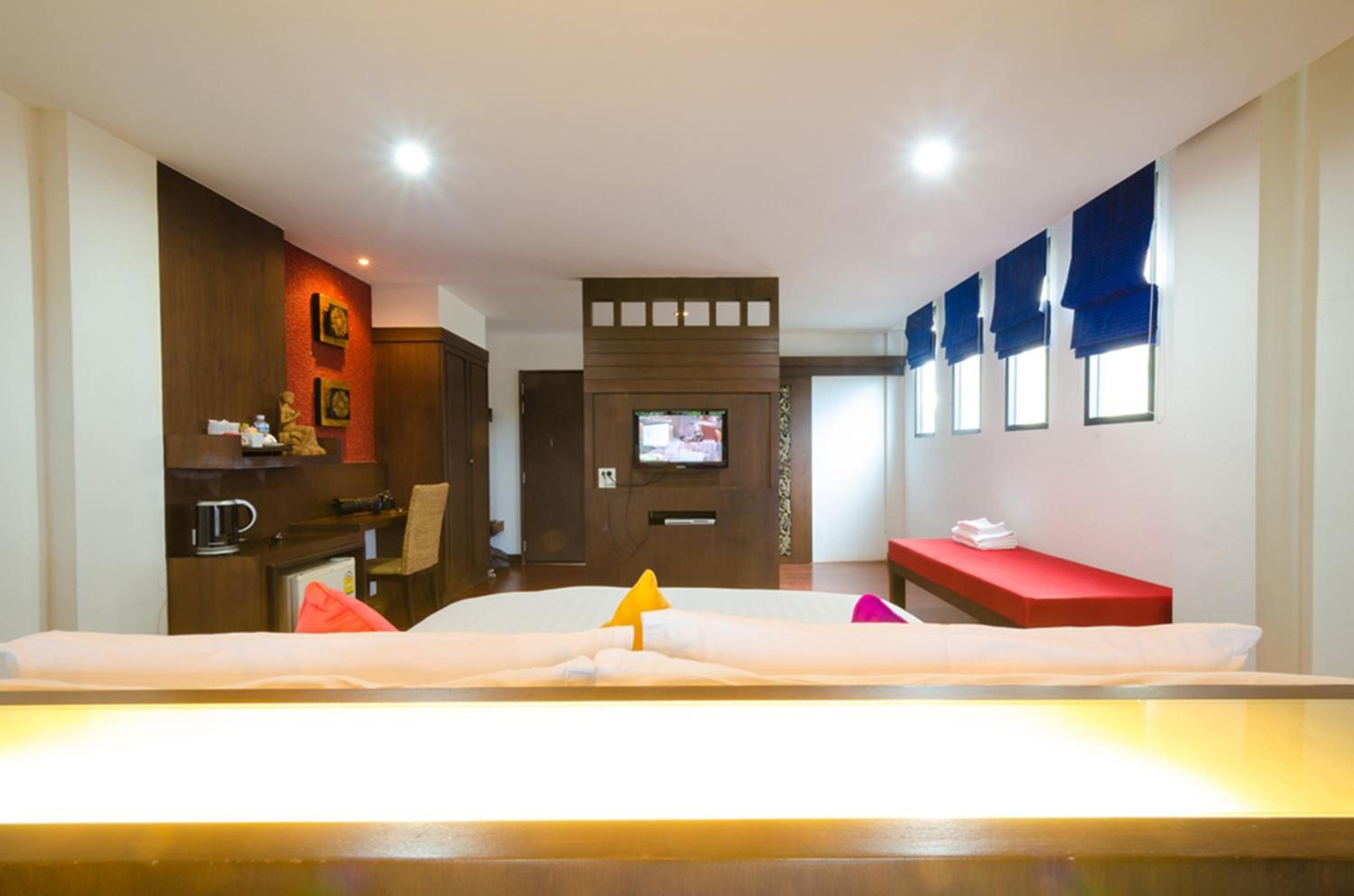 Suite - Photo 14