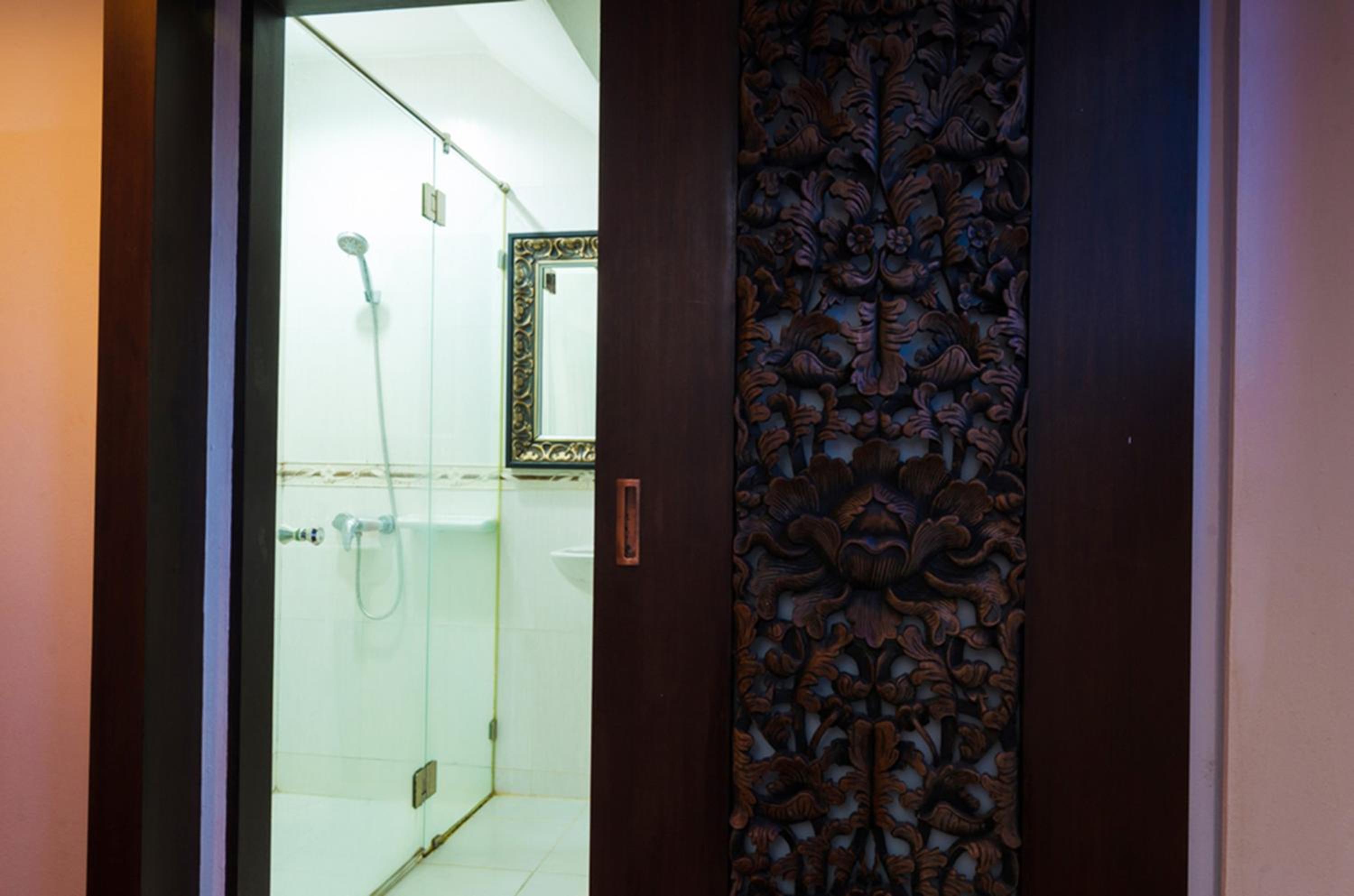 Suite - Photo 20