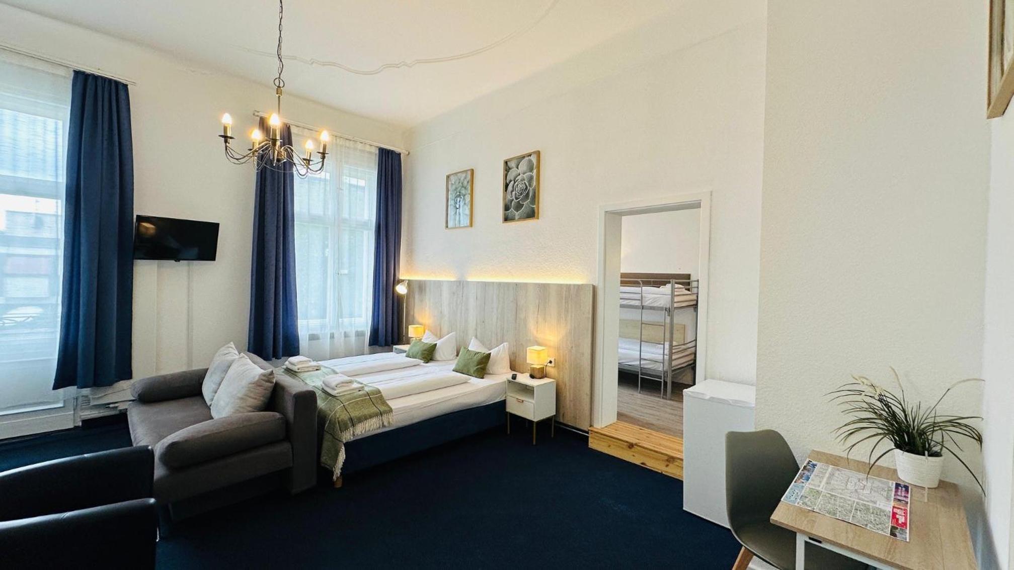 Family Suite with Balcony photo 3