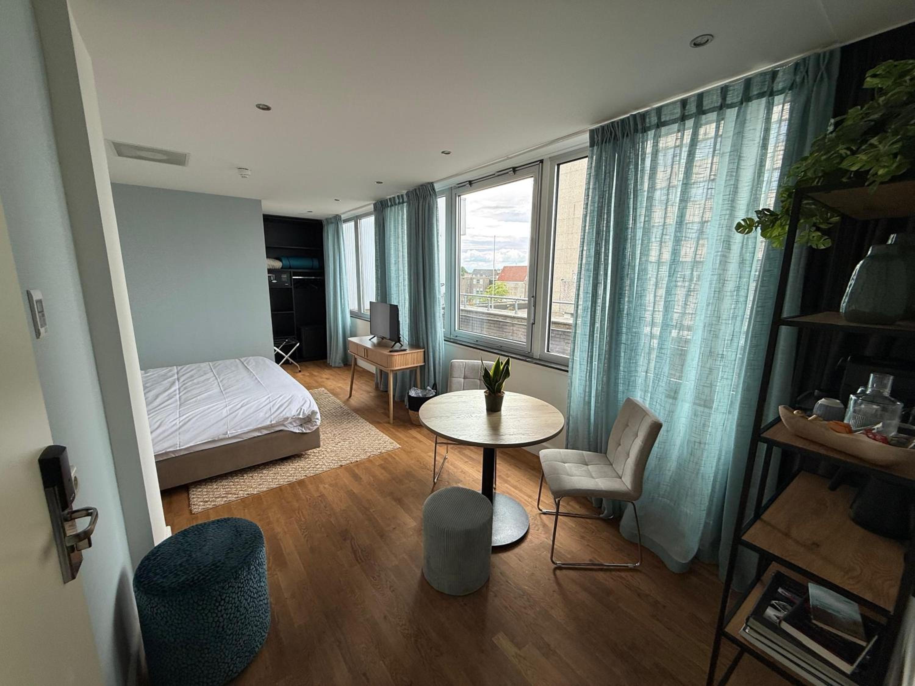 Suite with City View photo 2