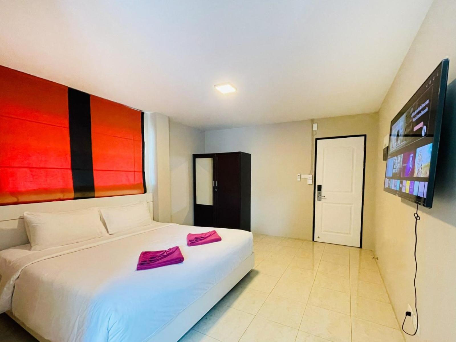 Deluxe Double Room - Photo 8