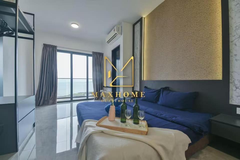 Studio Apartment with Sea View