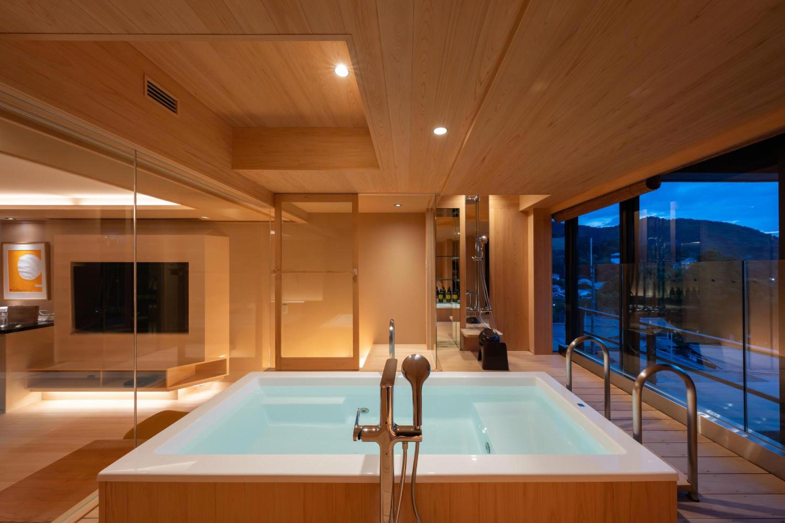 King Room with Spa Bath photo 3