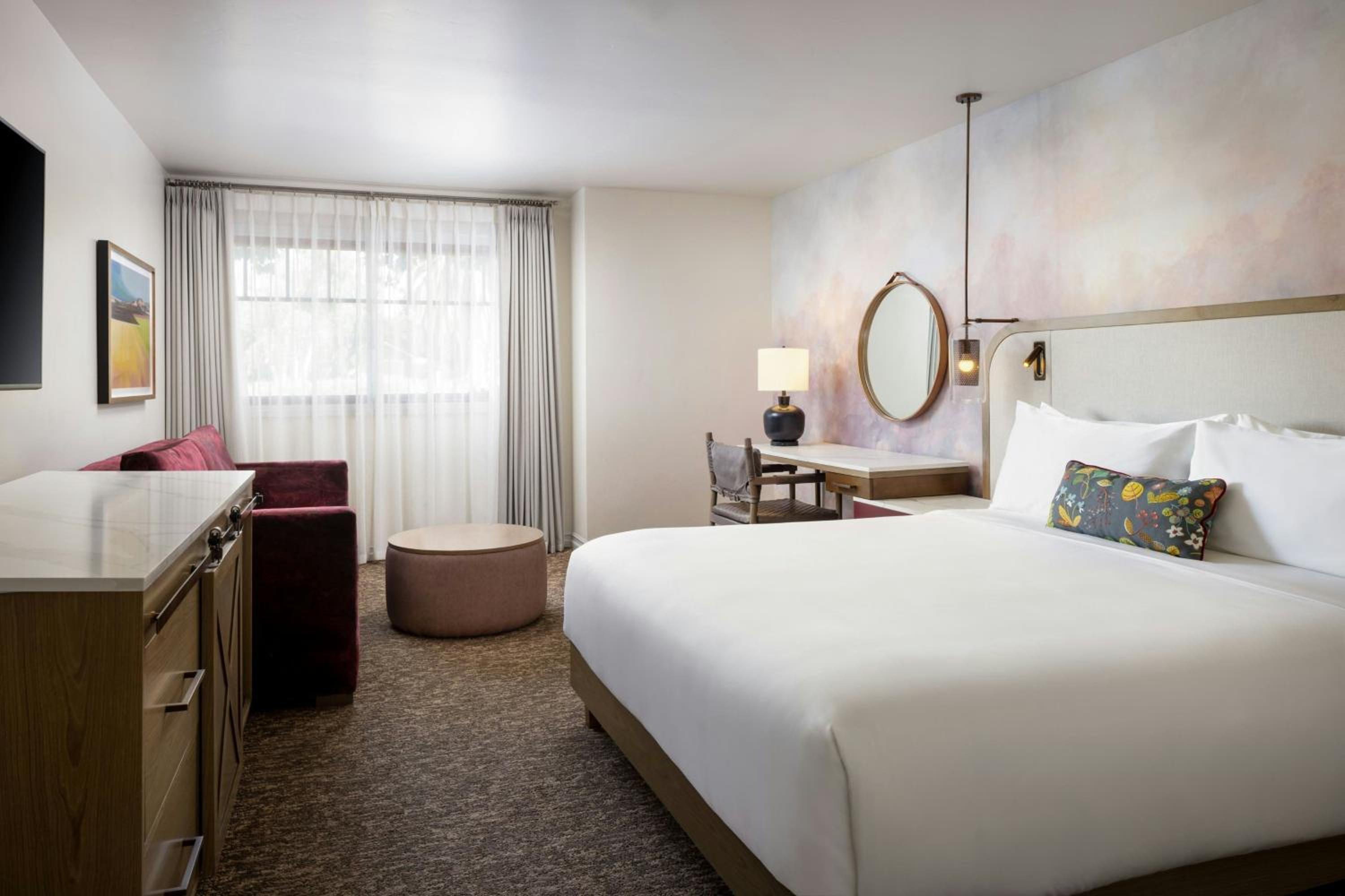 King Room with Sofa Bed and Balcony - Photo 1
