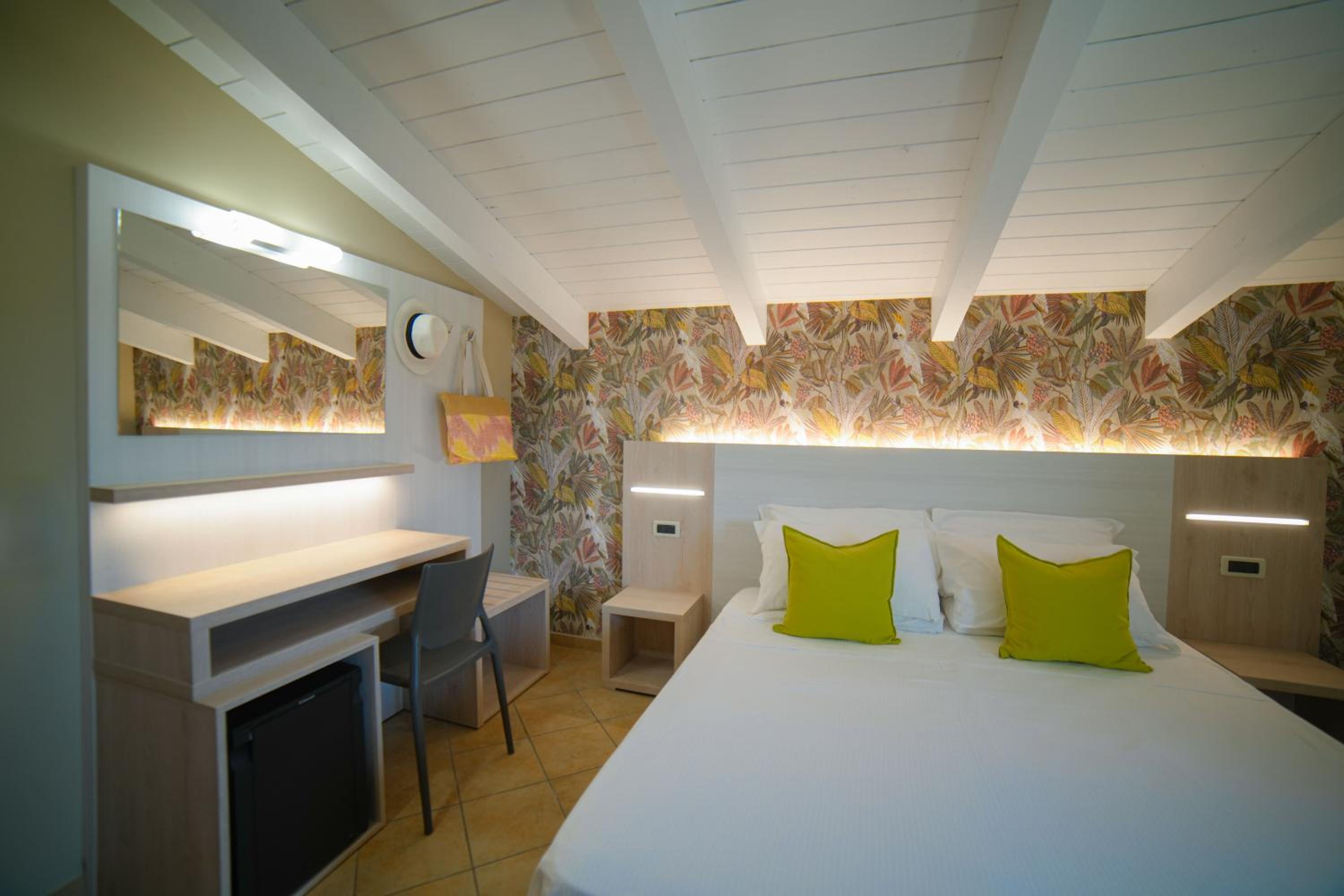Small Double Room photo 1