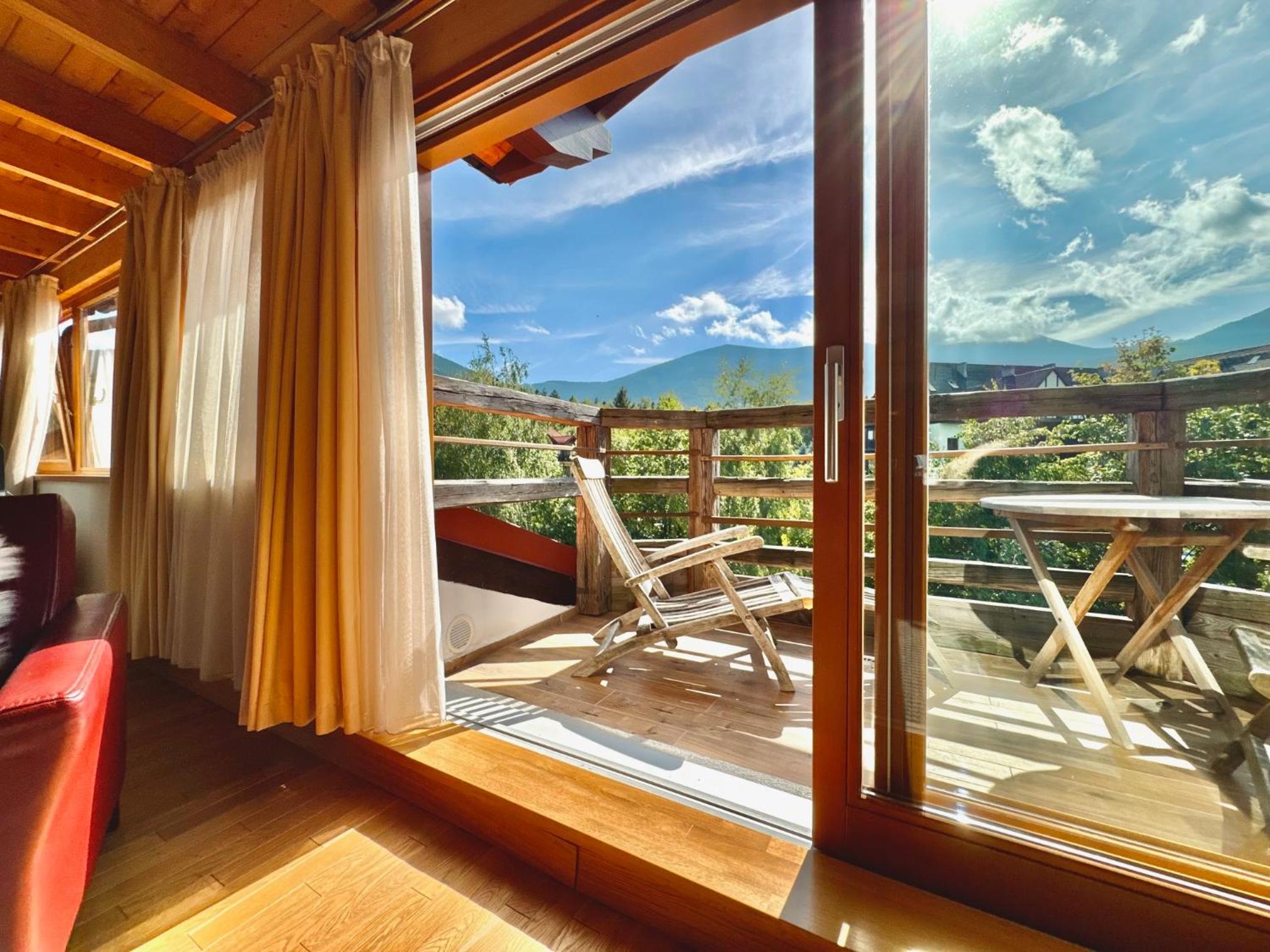 Apartment with Mountain View photo 1