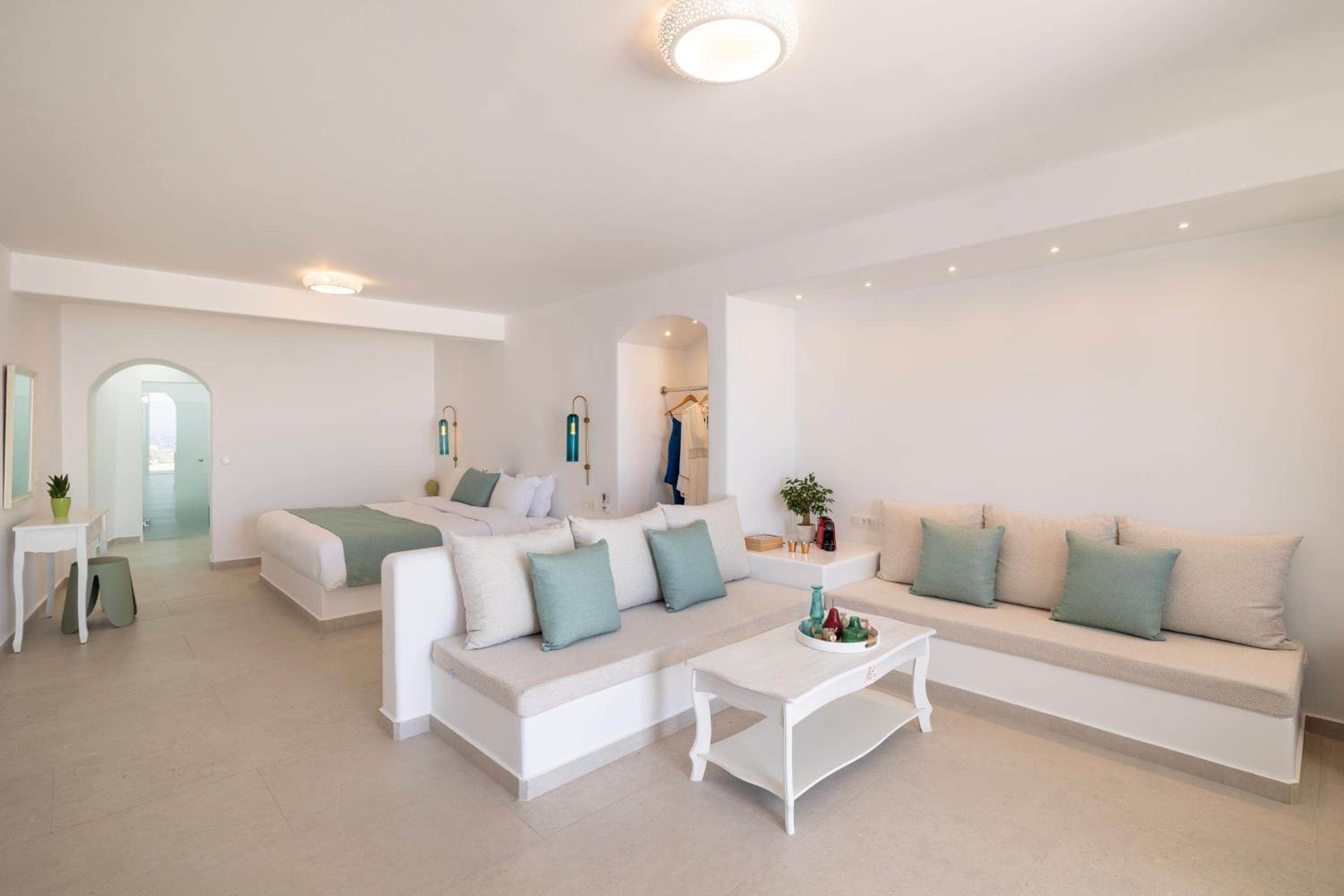 Elite Suite with Outdoor Hot Tub Caldera View