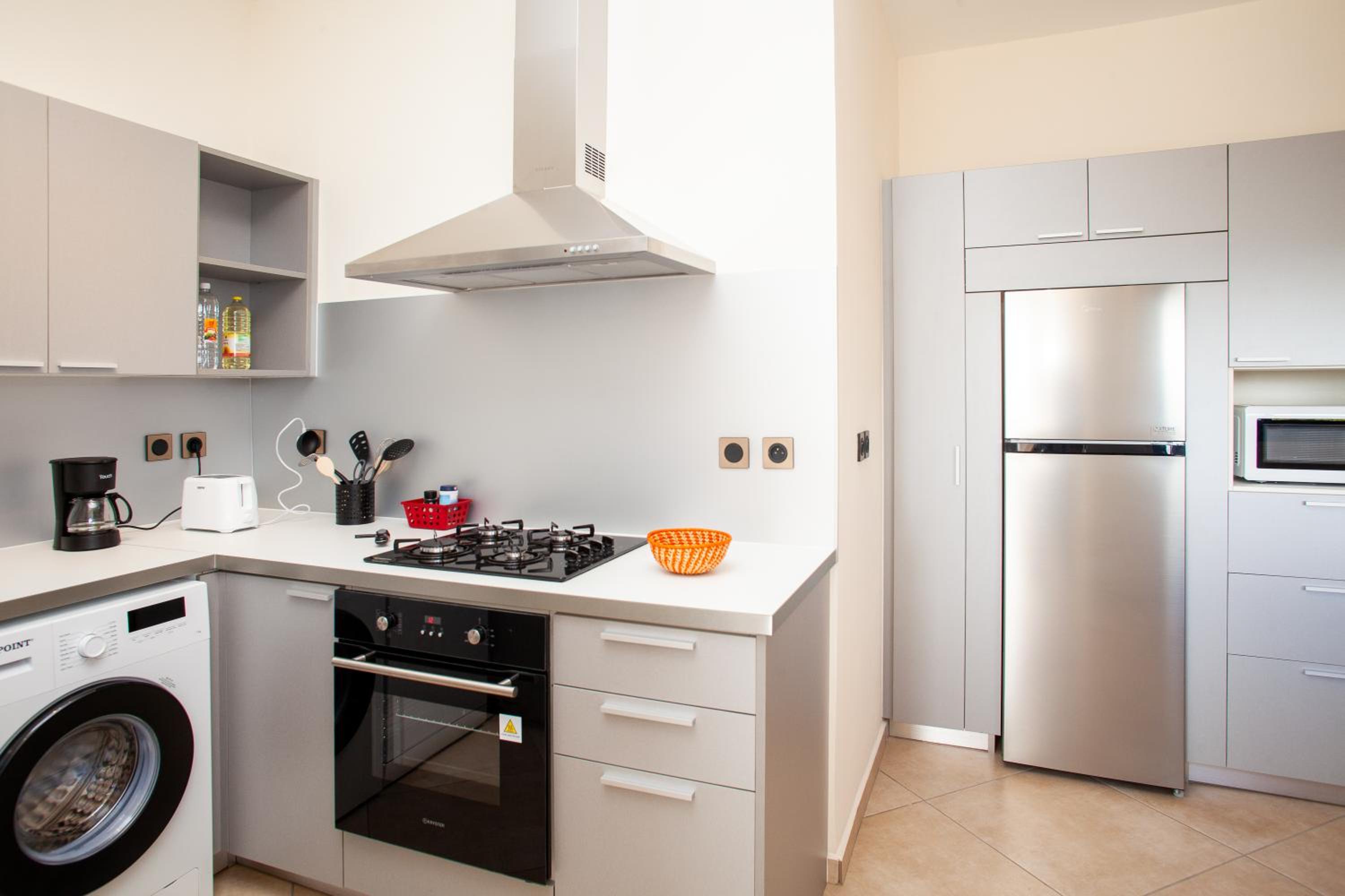 One-Bedroom Apartment with Lake View photo 1