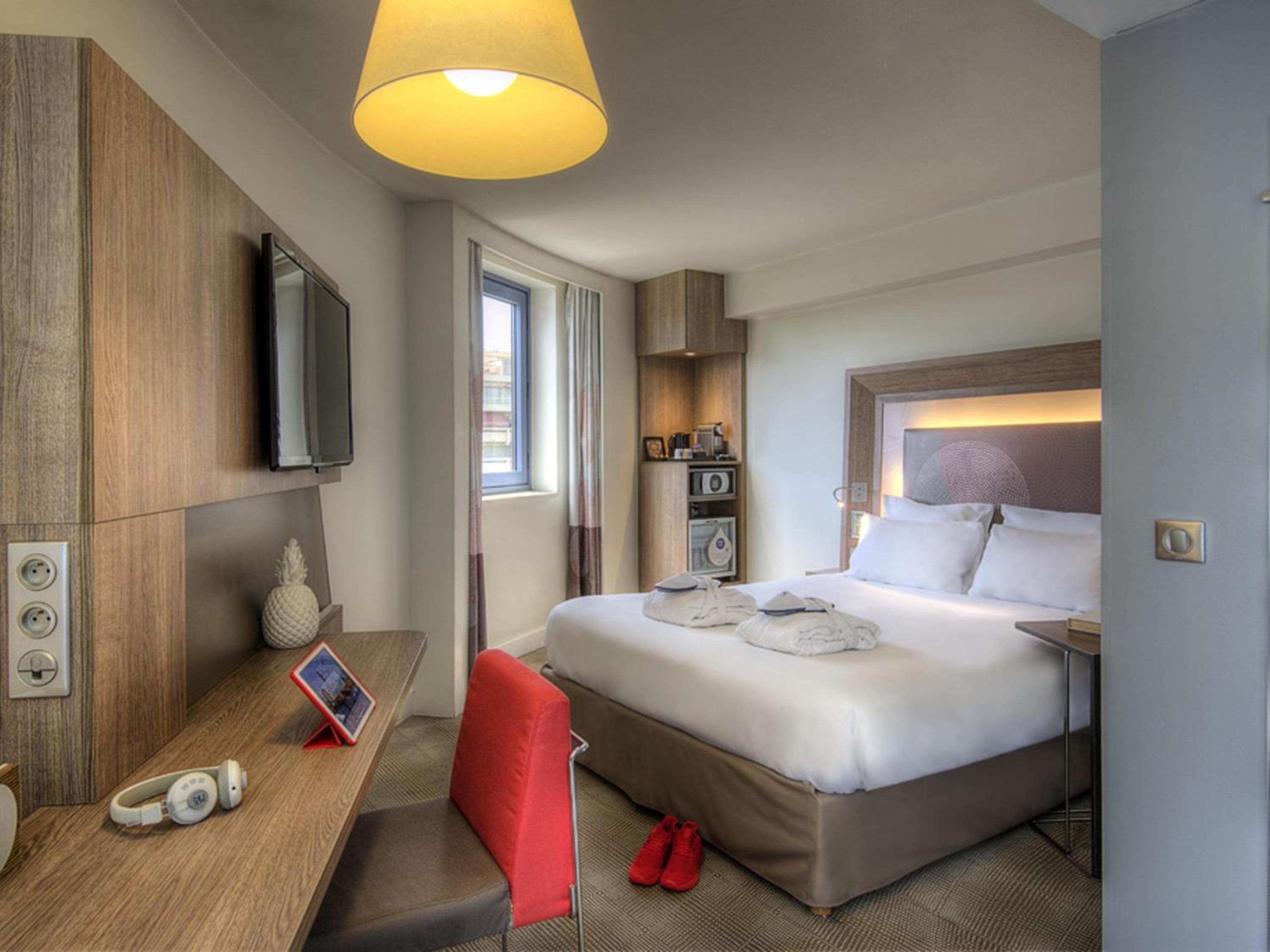 Two Adjacent Standard Double Rooms (non connecting)