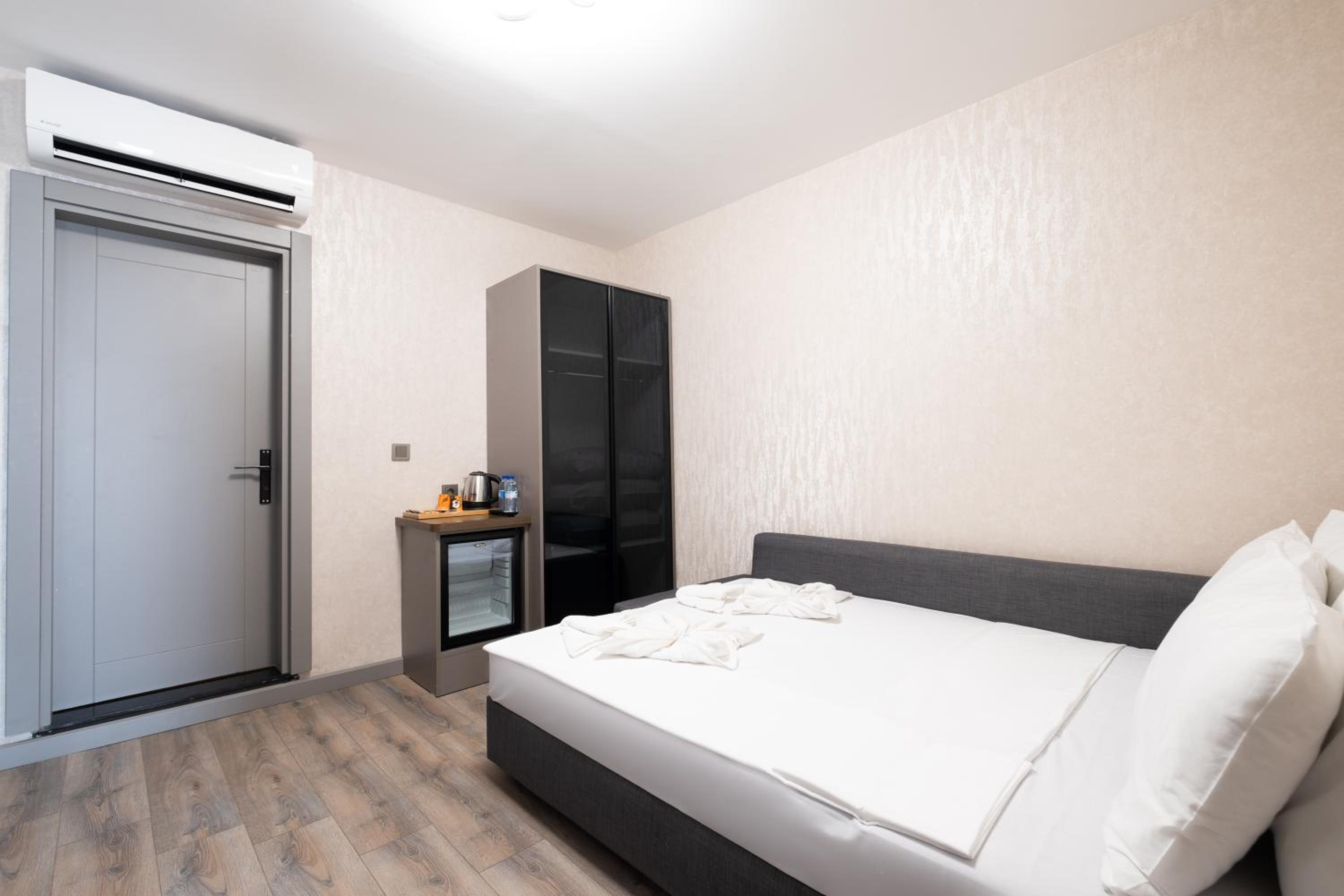 Twin Room with Balcony