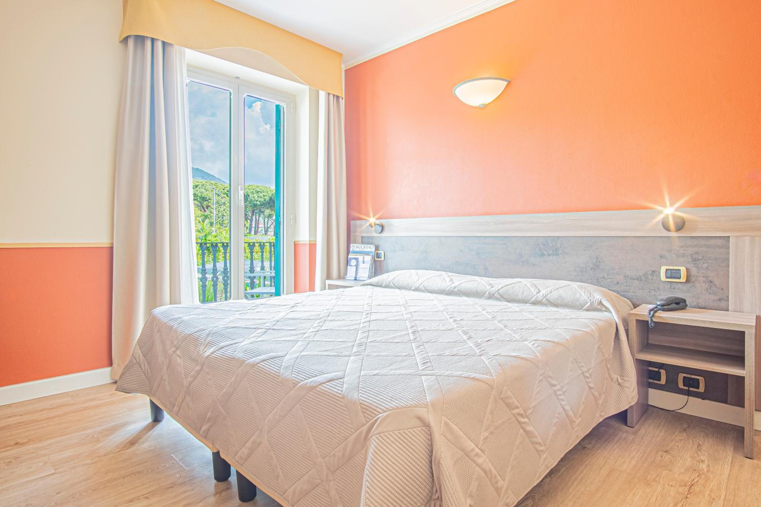 Deluxe Triple Room with Sea View