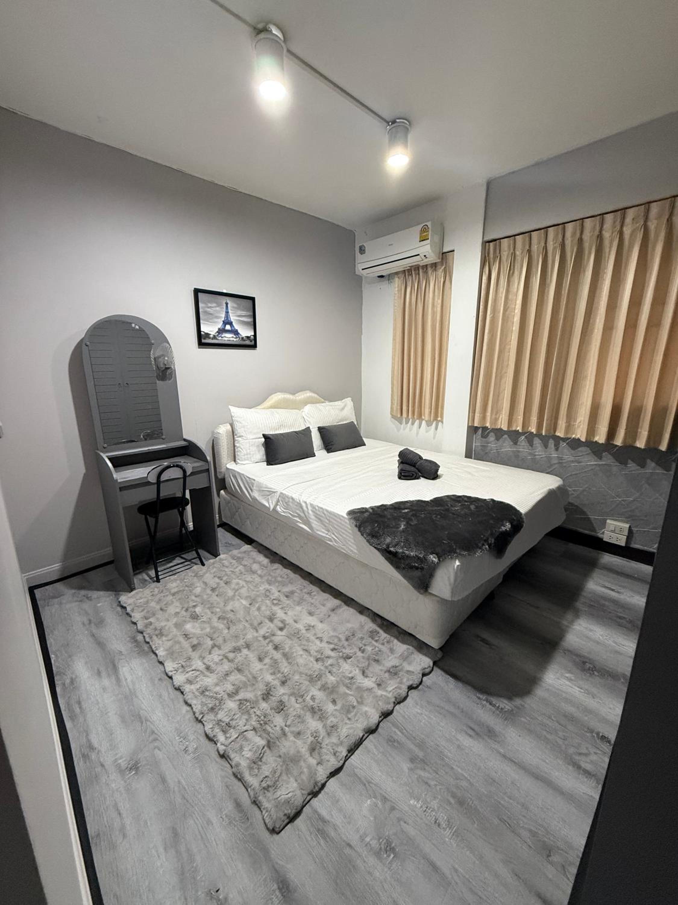 Double or Twin Room with Private External Bathroom photo 1