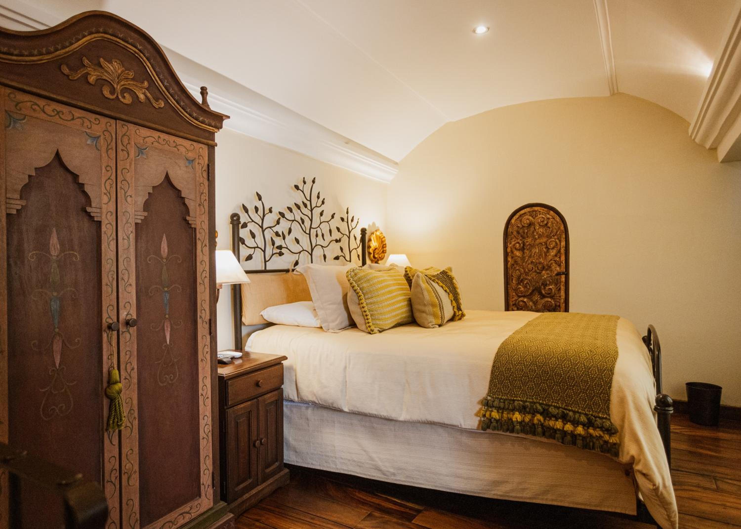 Junior Suite Queen - Photo 1