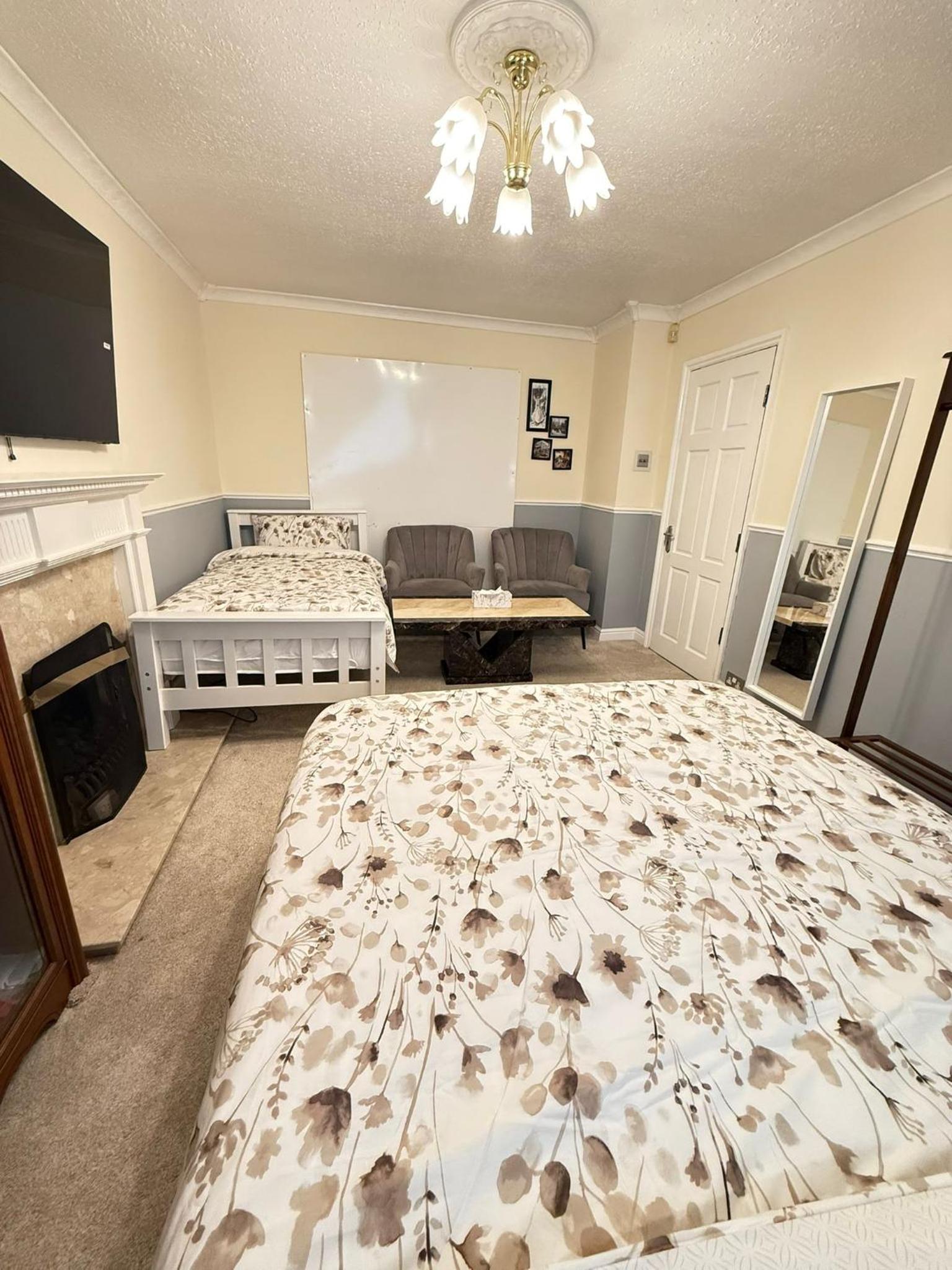 Deluxe Family Room