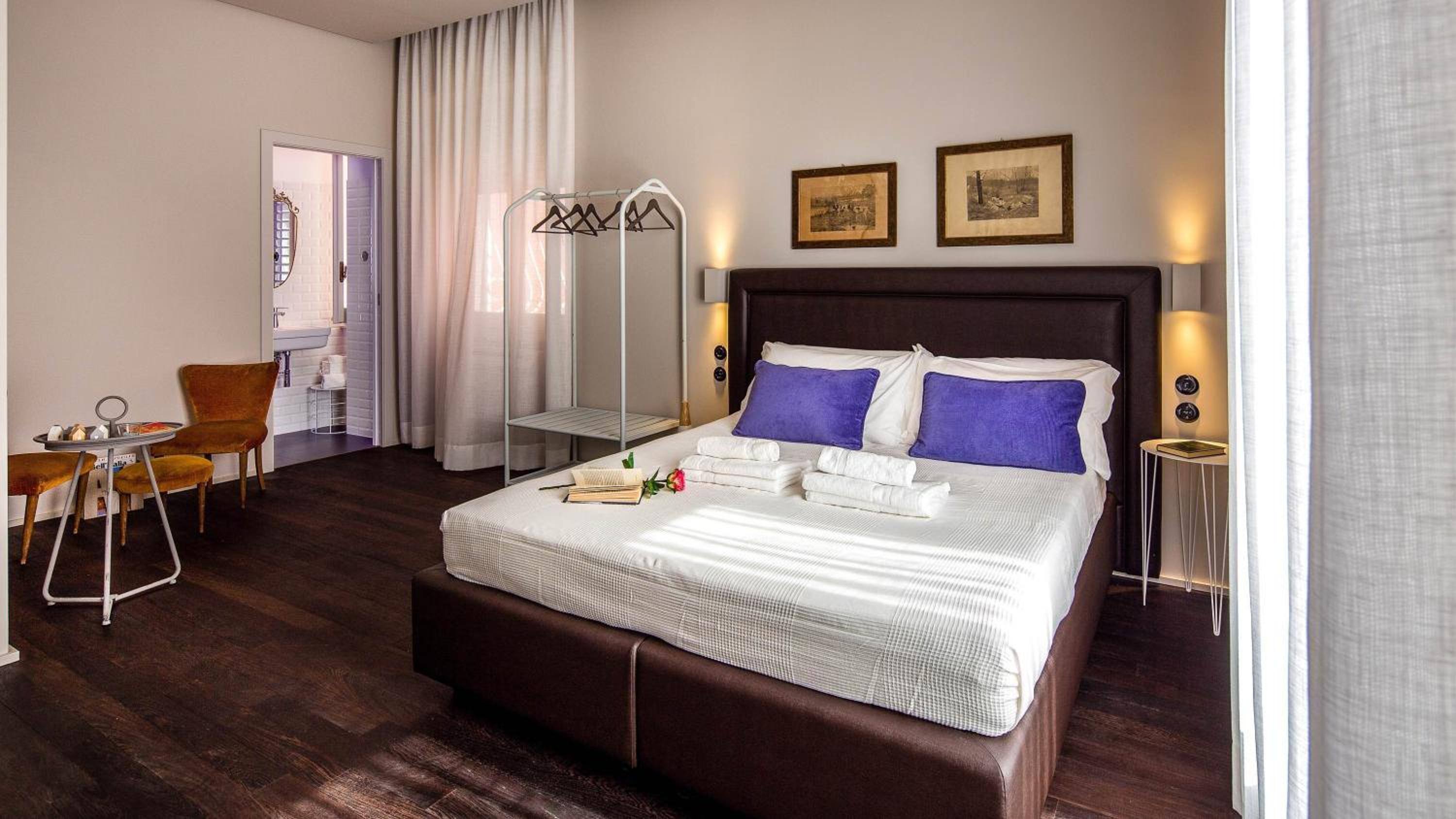 Double Room - Photo 5