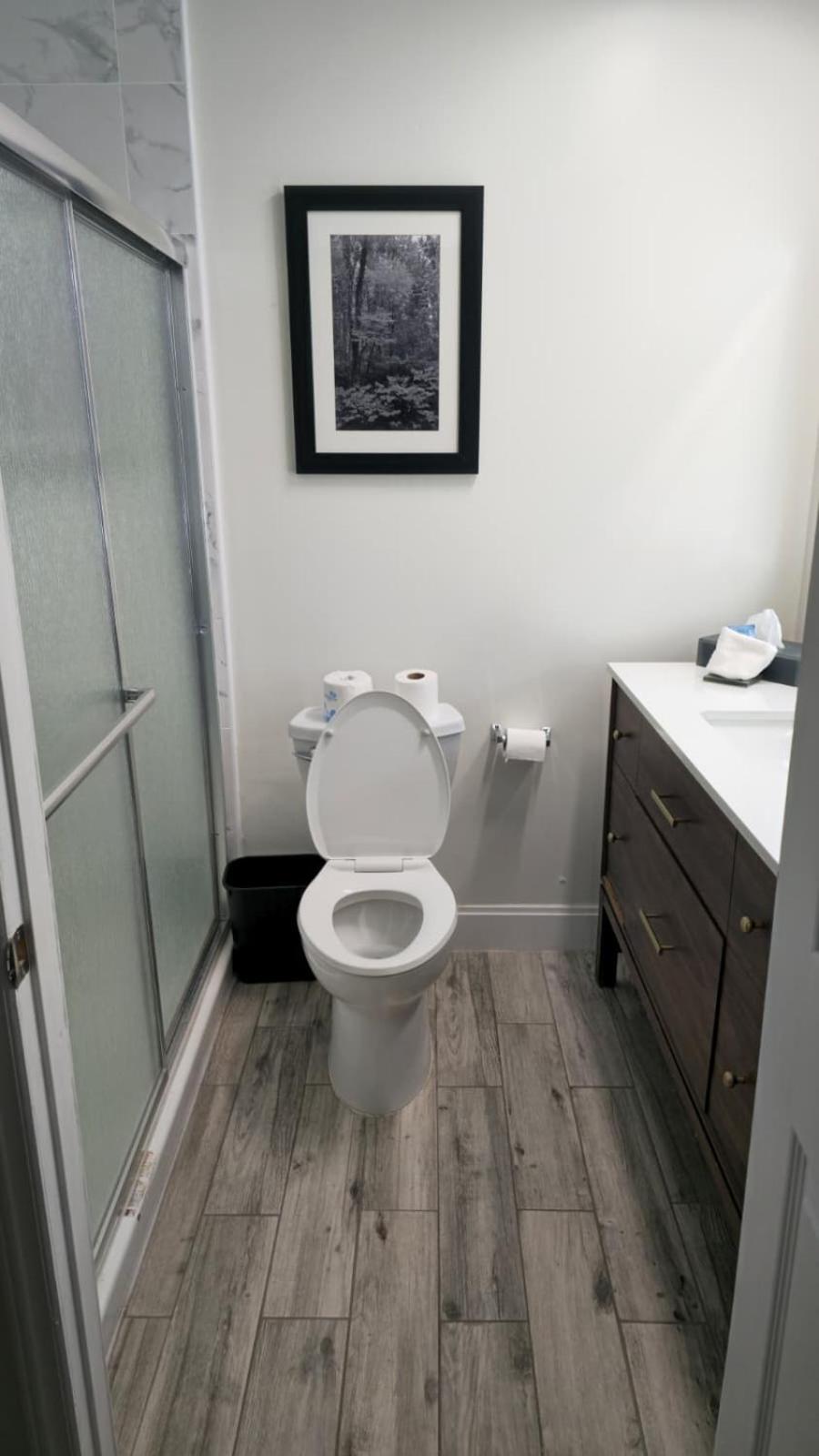 Queen Room with Kitchenette - Non-Smoking - Photo 4