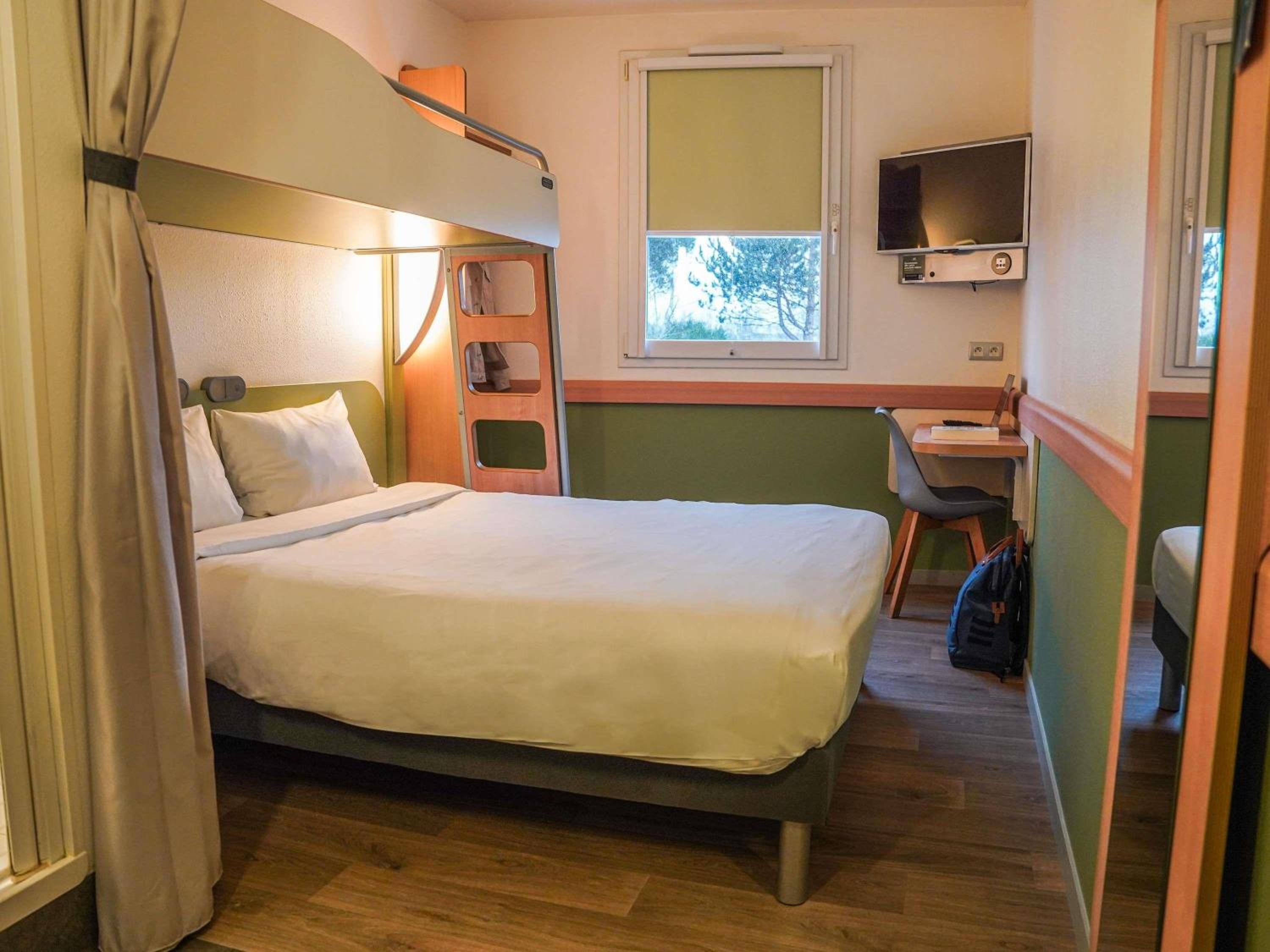 Double Room with Bunk Bed photo 1