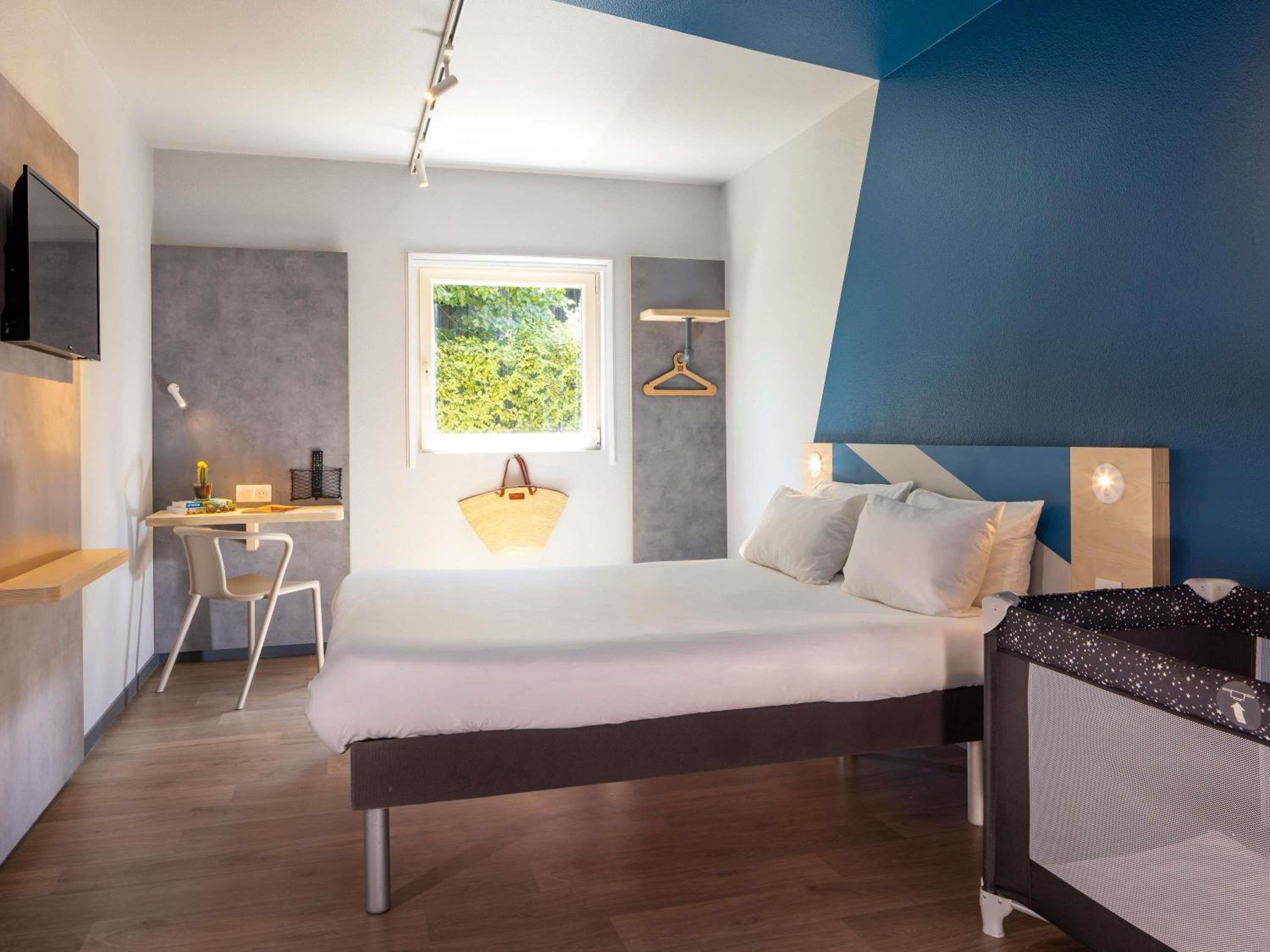 Classic Room with Double Bed - Photo 2