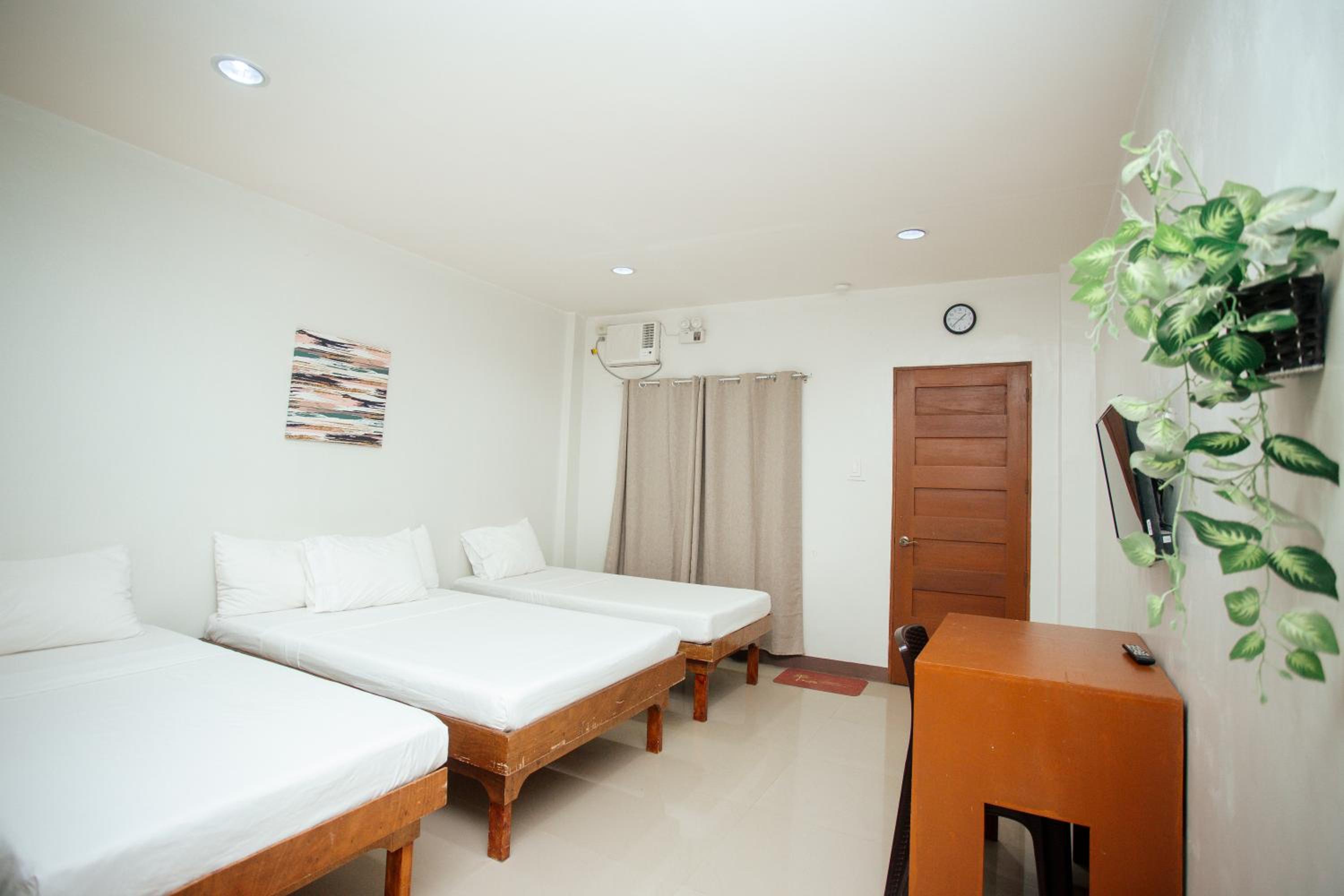 Deluxe Family Room photo 3