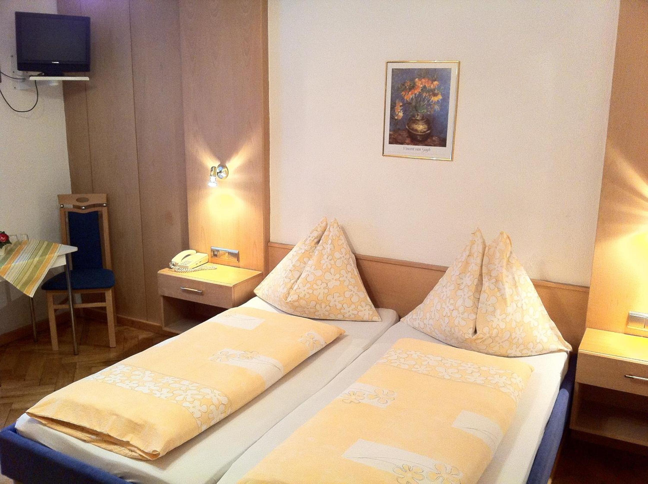Double Room - Photo 4