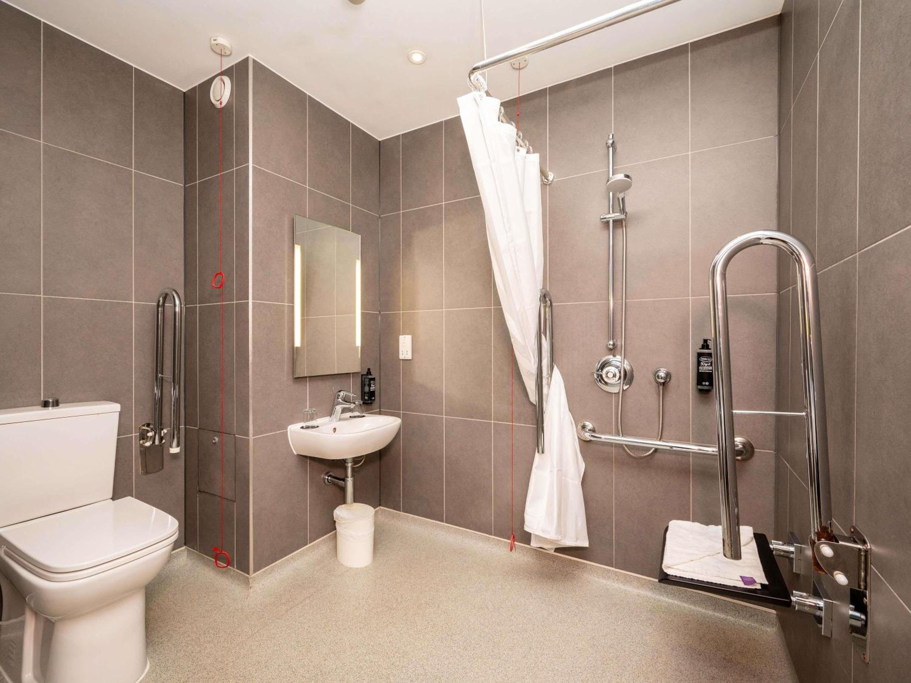 Accessible Double Room photo 3