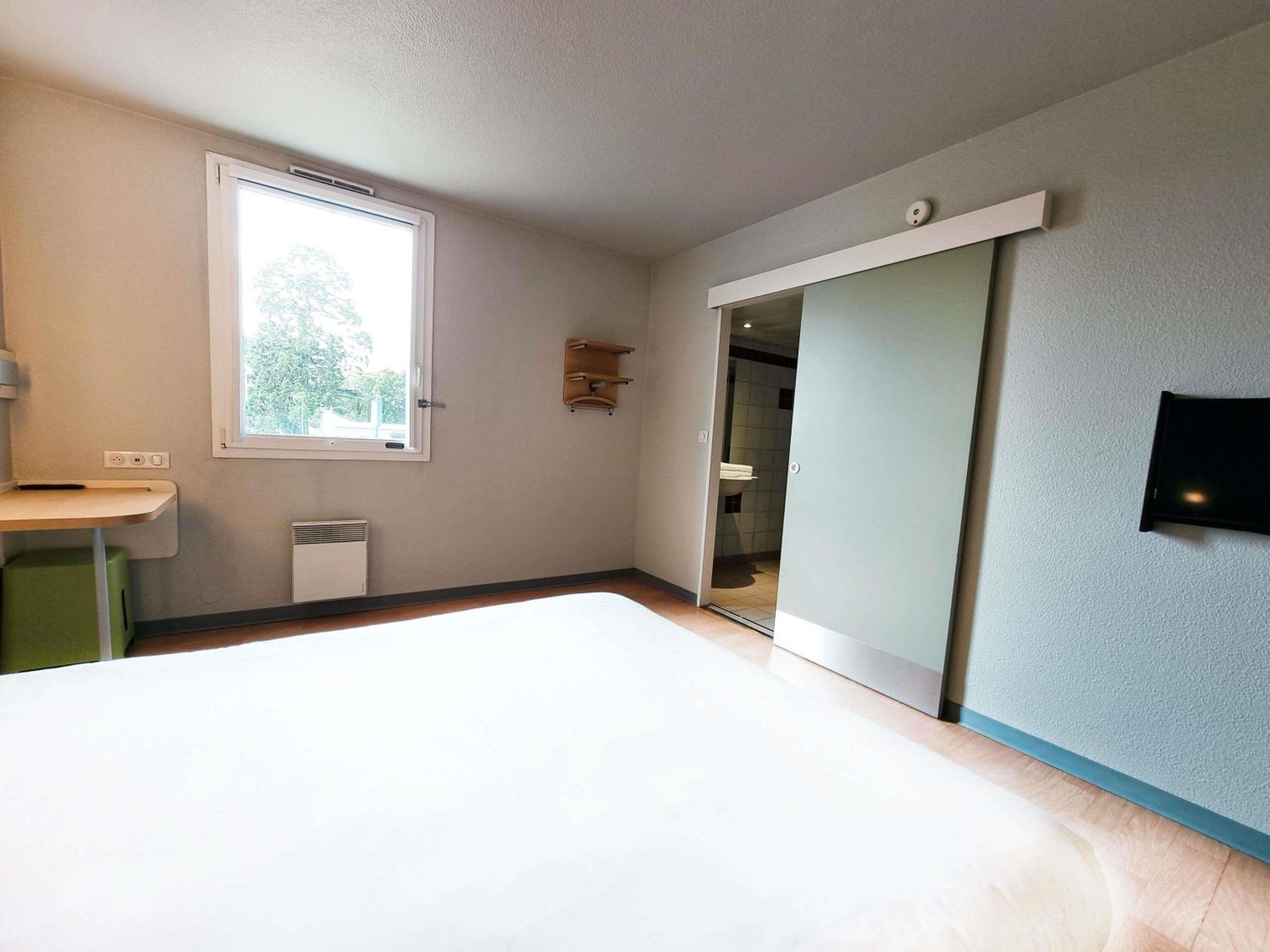 Double Room - Disability Access photo 2