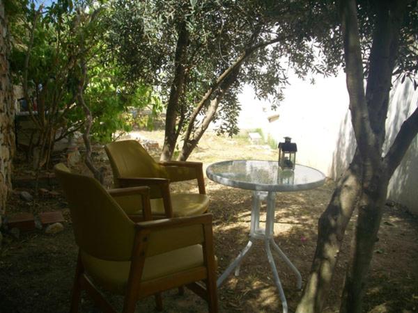 Studio Apartment photo 2