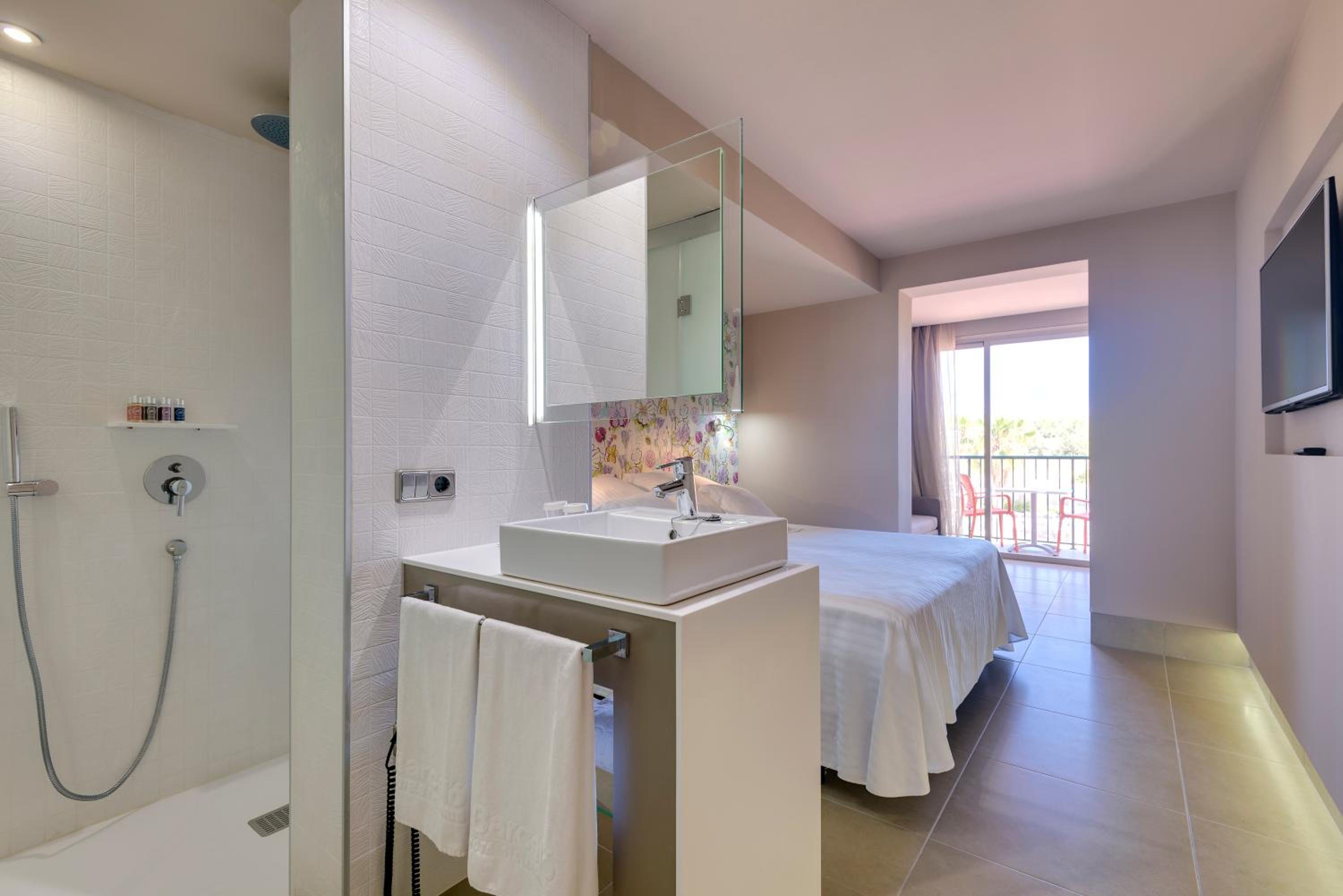 Superior Family Room (4 Adults)